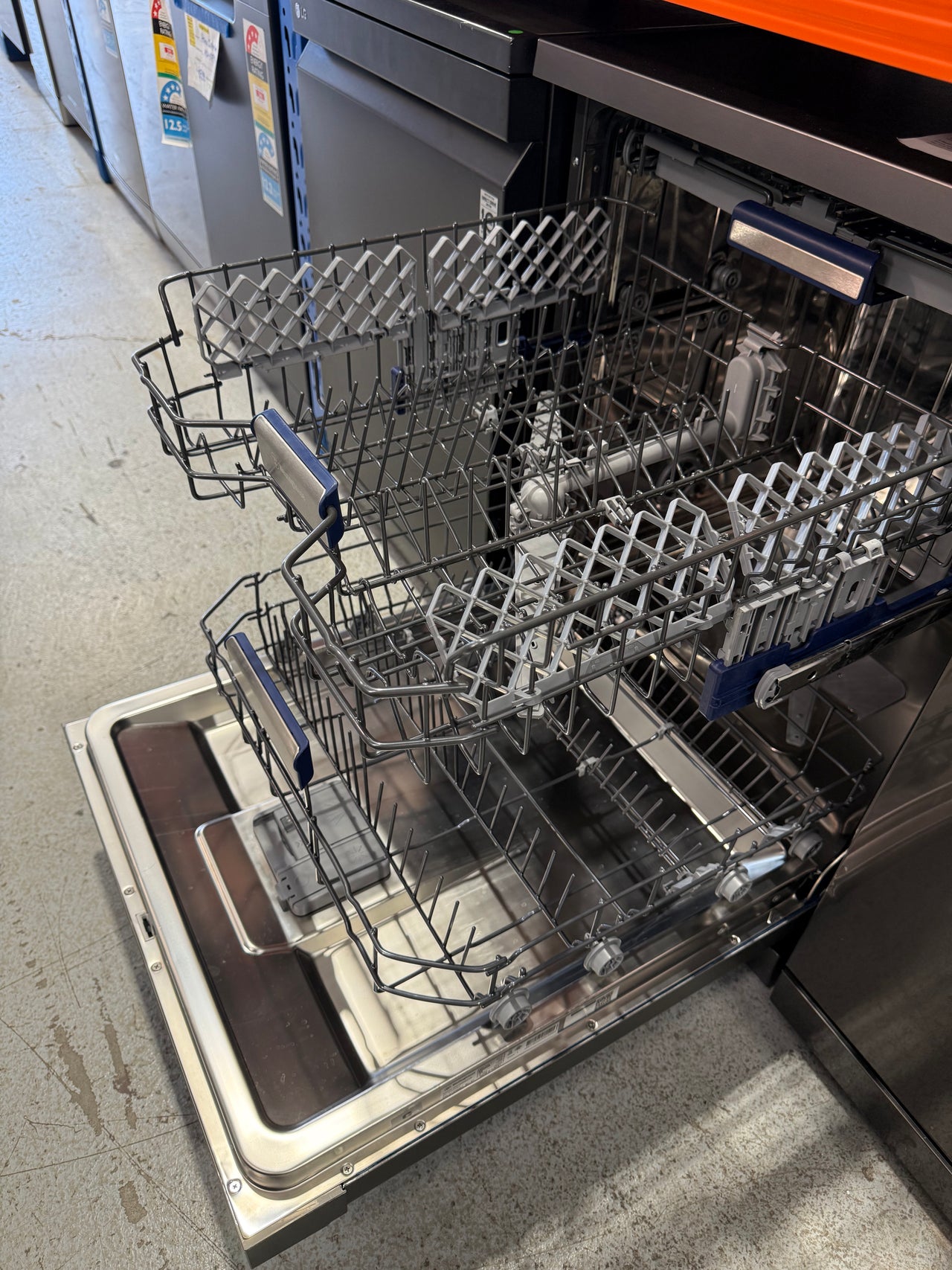 Factory second Westinghouse 60cm Freestanding Dishwasher – Dark Stainless Steel WSF6608KXB - Second Hand Appliances Geebung