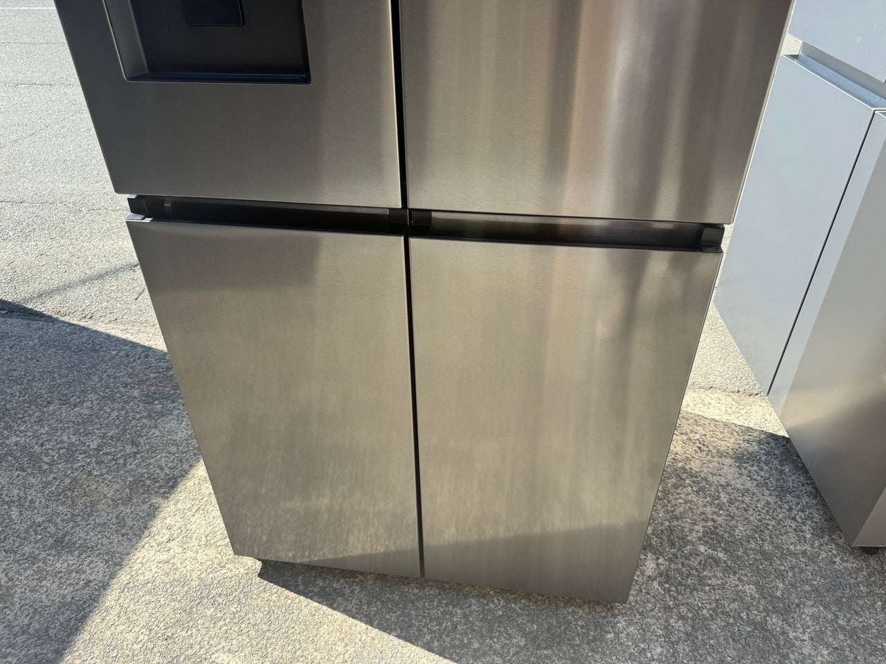 Factory Second Hisense 483L French Door Refrigerator – Non-Plumbed Ice & Water – HRCD483TBW