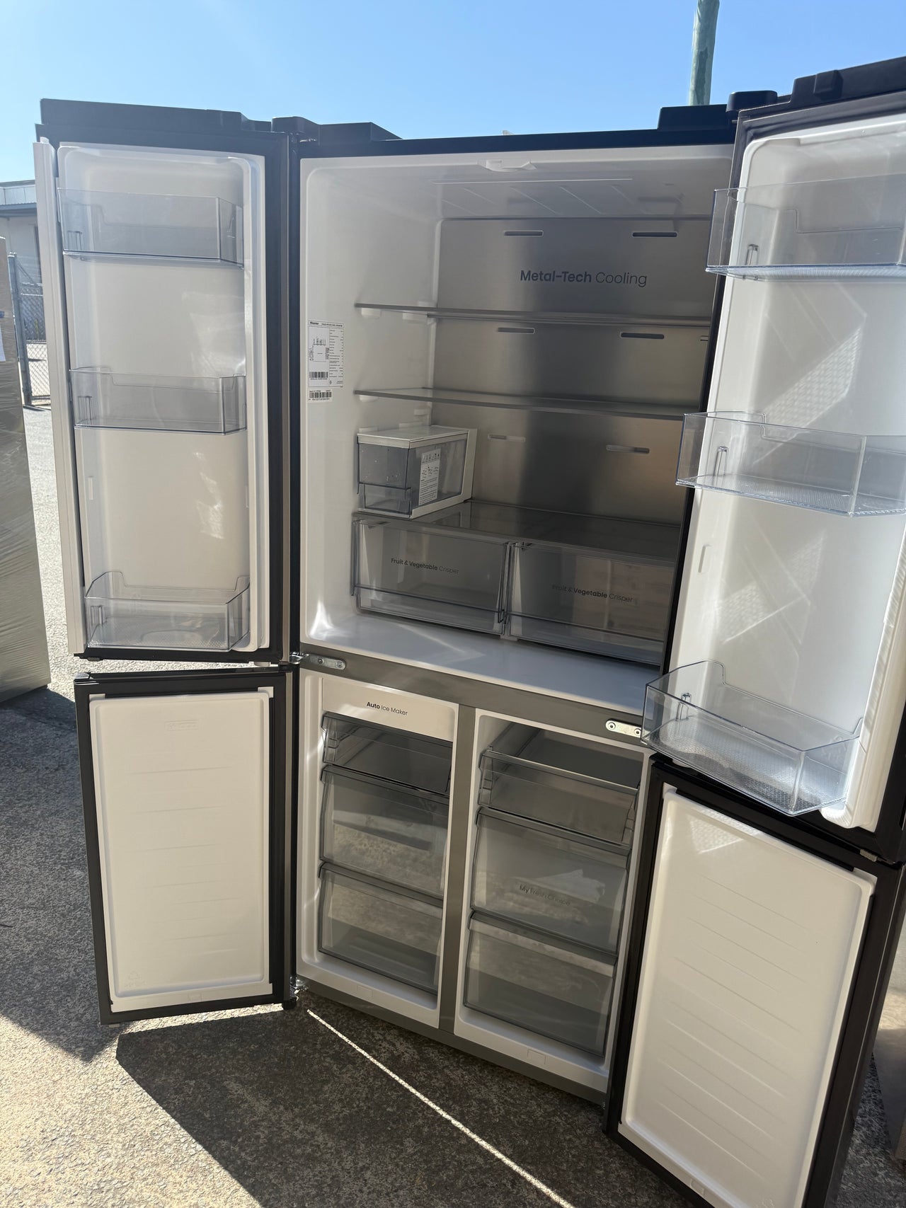Factory Second Hisense 483L French Door Refrigerator – Non-Plumbed Ice & Water – HRCD483TBW