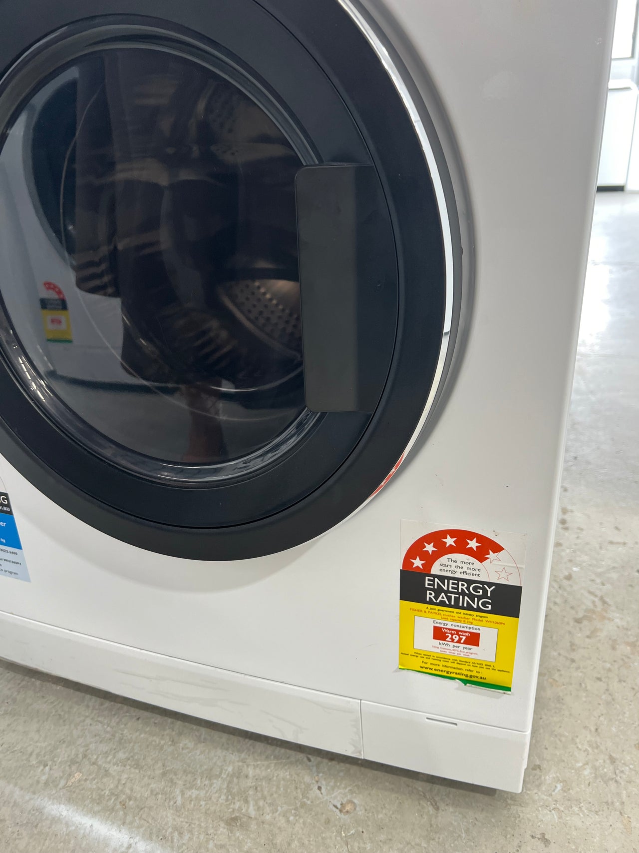 Factory second Fisher & Paykel 10kg Front Load Washer - Second Hand Appliances Geebung