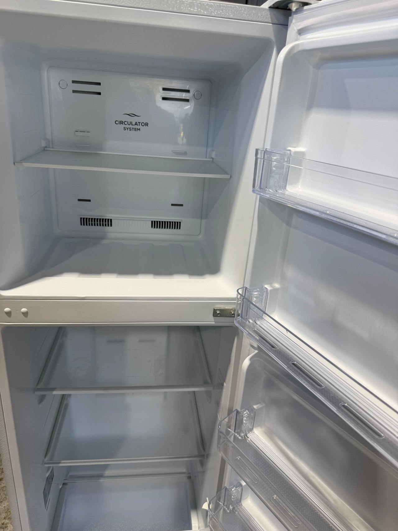 Factory second TCL P272TMW 249L Top Mount Refrigerator – White