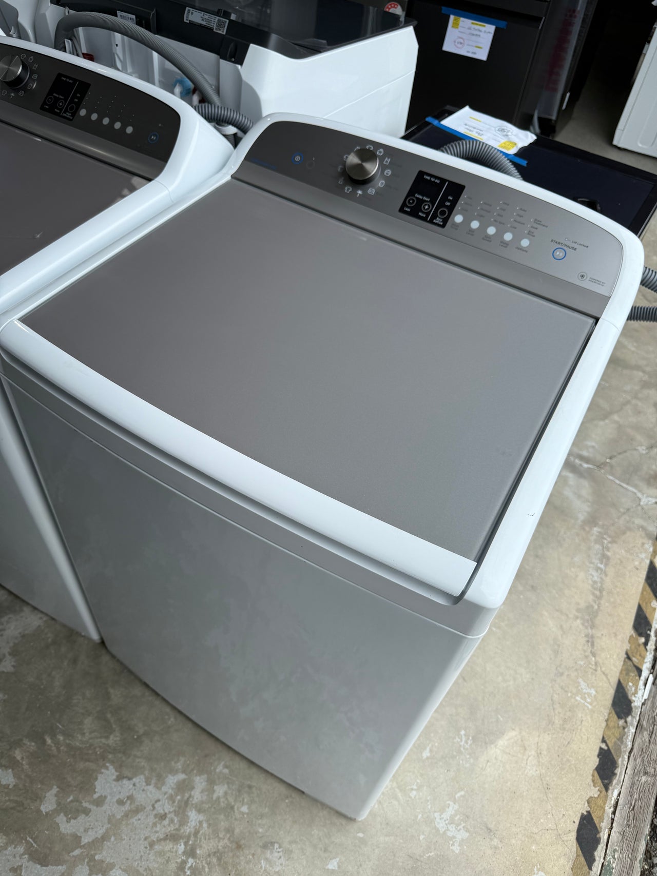 Second hand Fisher & Paykel WA1068P1  10kg top-loading washing machine