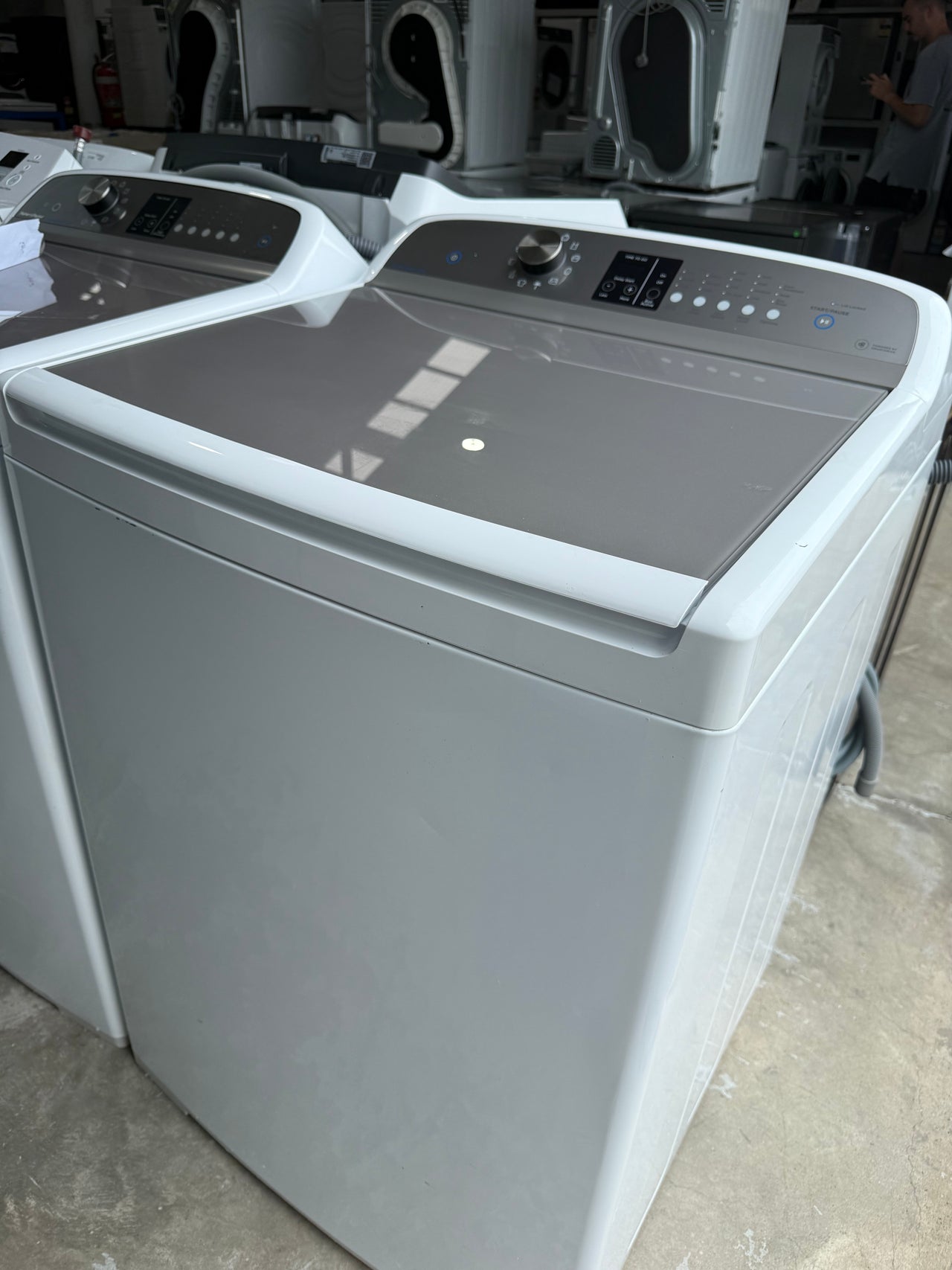 Second hand Fisher & Paykel WA1068P1  10kg top-loading washing machine