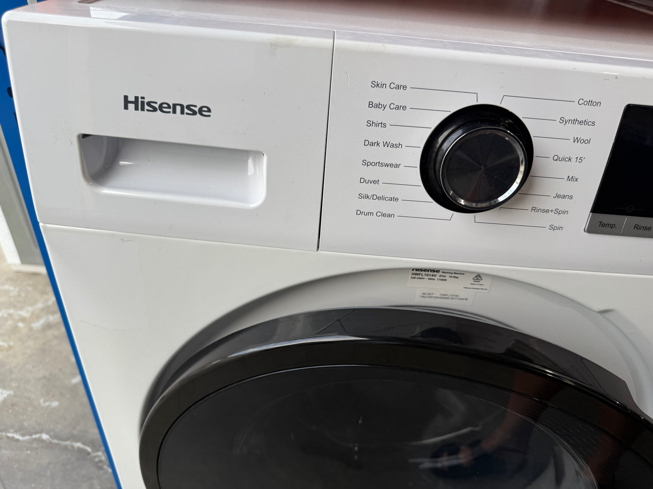 Factory second Hisense HWFL1014V 10kg front load washing machine