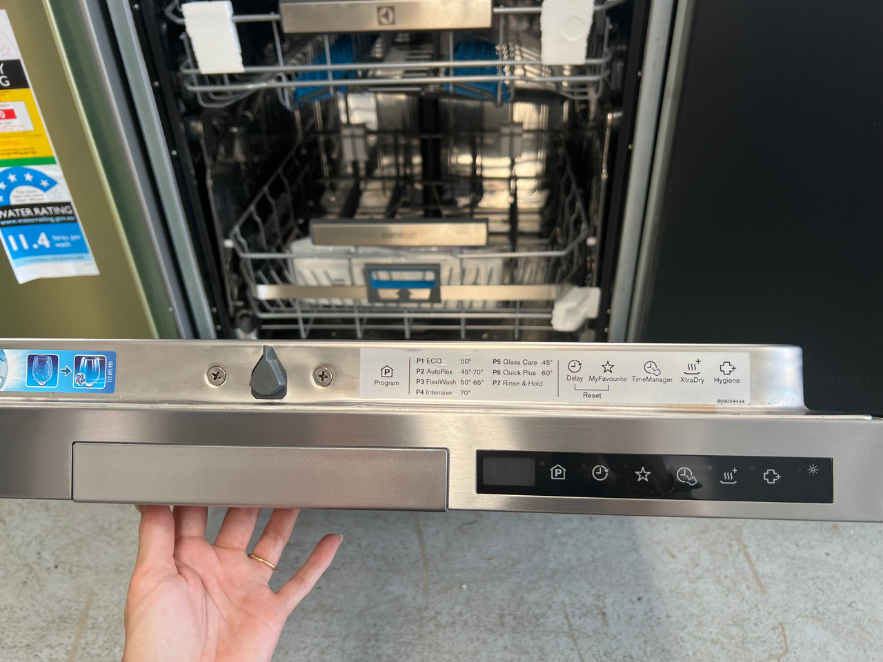 Transportation damaged Electrolux ESF8735ROX ComfortLift Under Bench Dishwasher - Second Hand Appliances Geebung