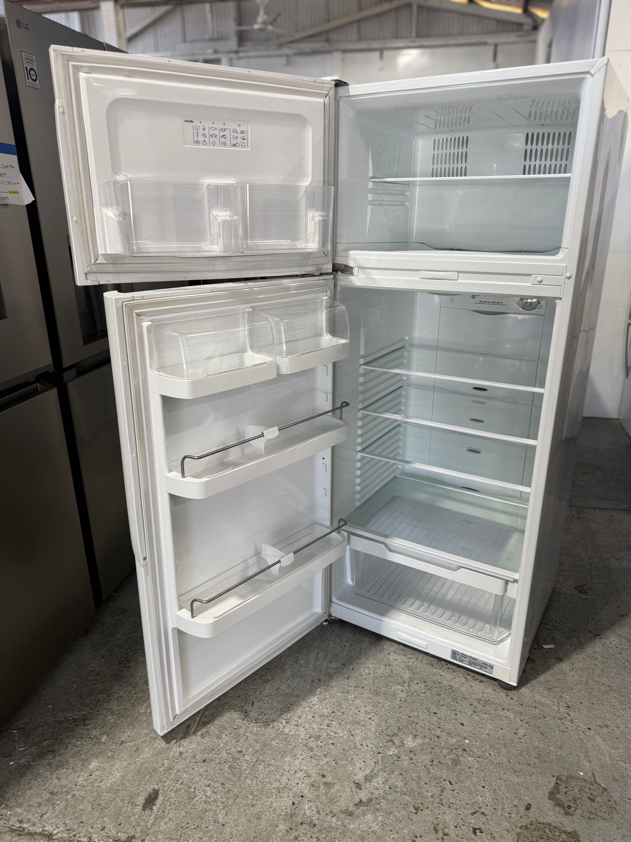 Second hand 380L Fisher&Paykel Fridge Freezer Model: E381T