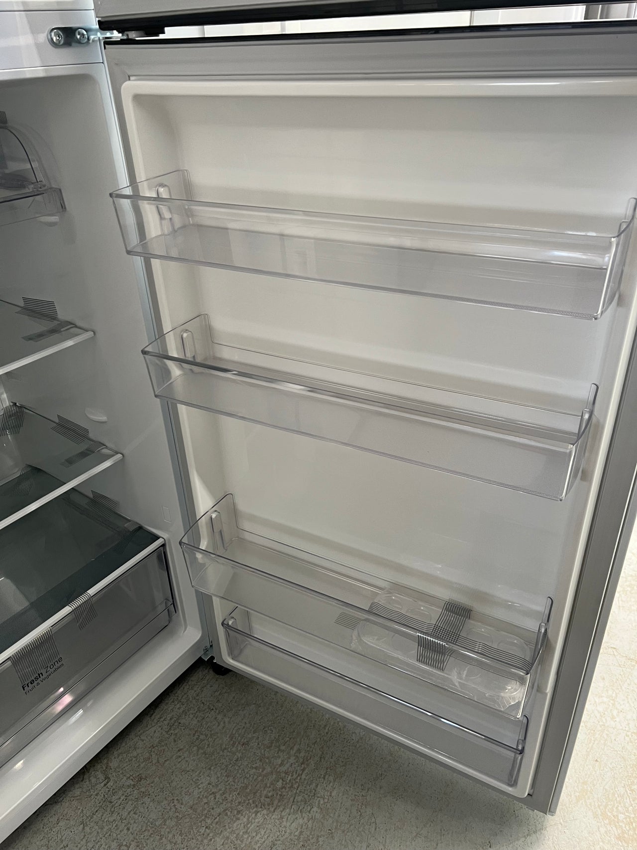 Transportation damage LG 375L TOP MOUNT FRIDGE WHITE GT-5W - Second Hand Appliances Geebung