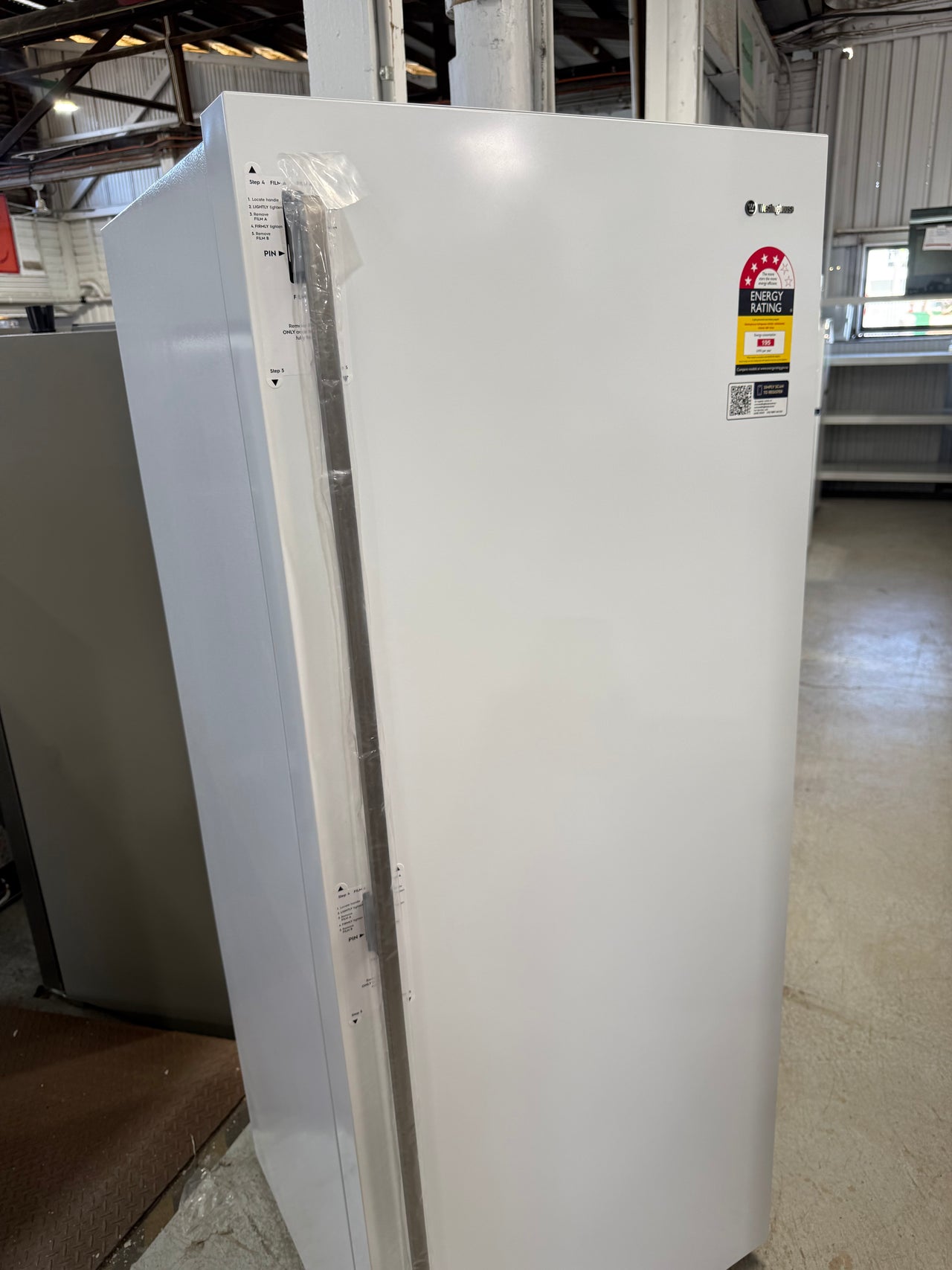 Factory second Westinghouse 466L Single Door Fridge – WRB5004WC