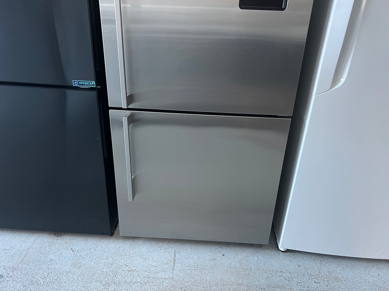 Second hand Fisher & Paykel E442BRXFDU4 442L Fridge with ice&water dispenser - Second Hand Appliances Geebung