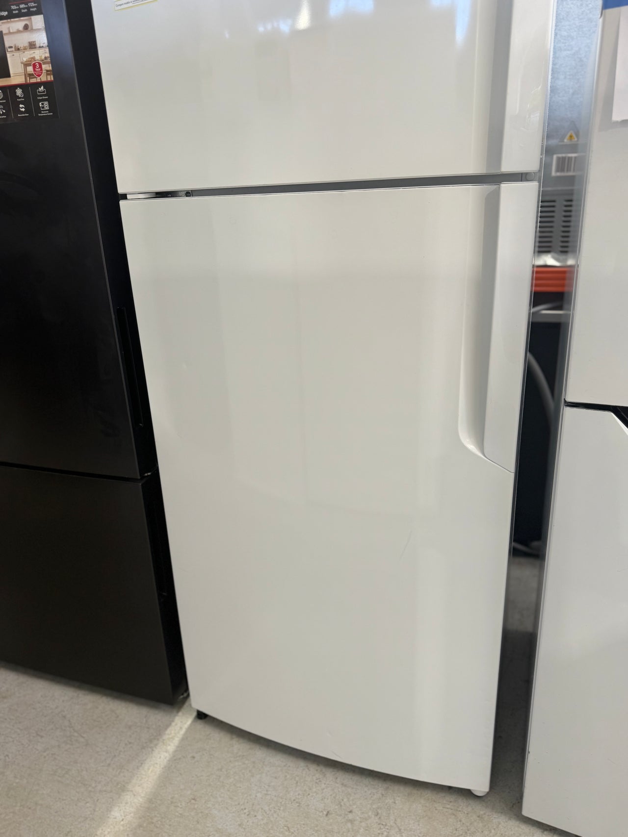 Second hand Westinghouse Fridge 460L Top Mount White Model: WTB4600WA