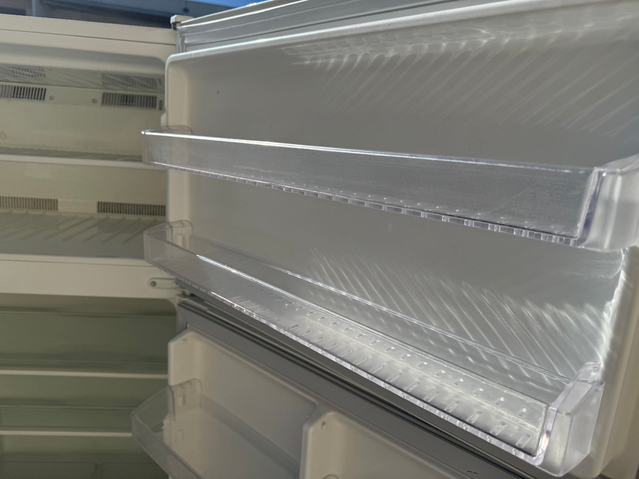Second hand Kelvinator KTM5200WB 520-liter top-mount refrigerator