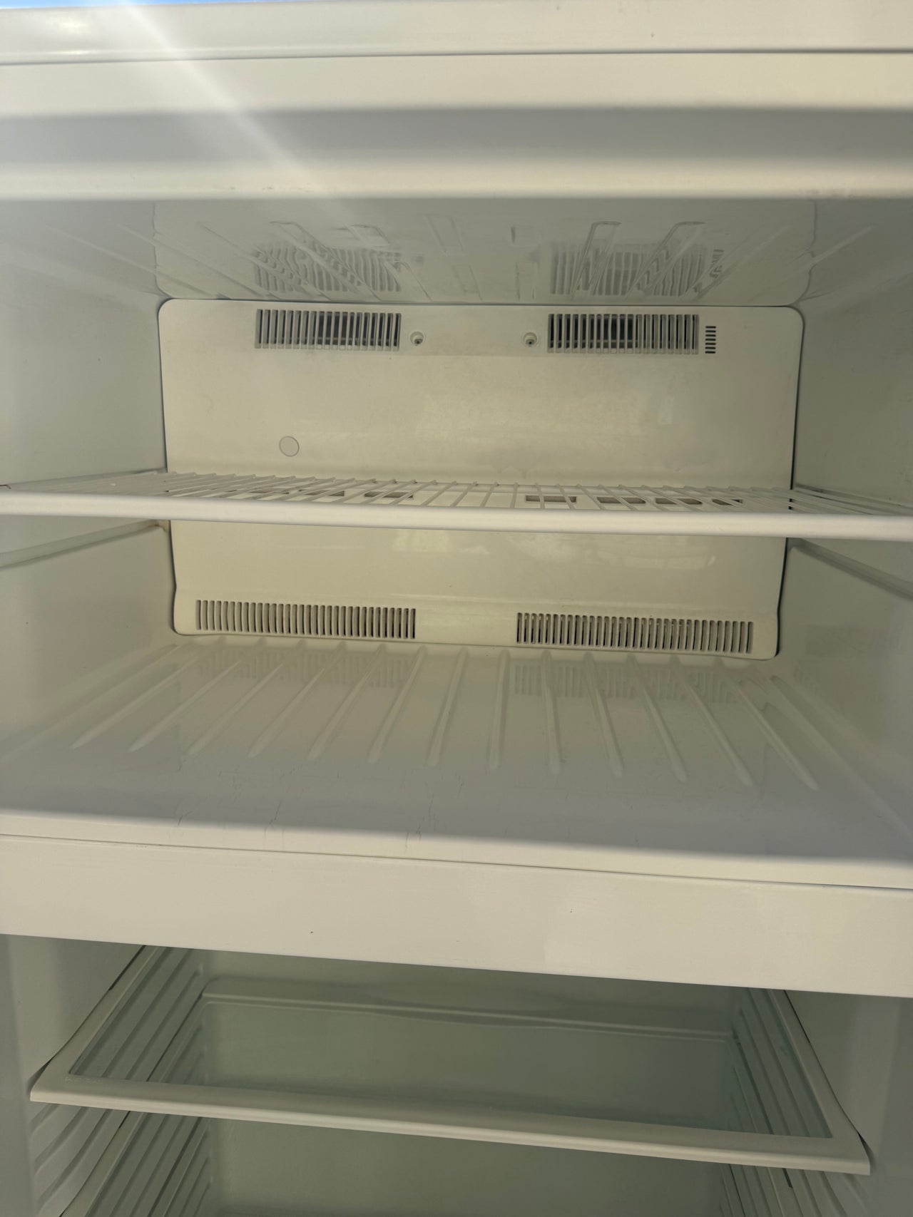 Second hand Kelvinator KTM5200WB 520-liter top-mount refrigerator