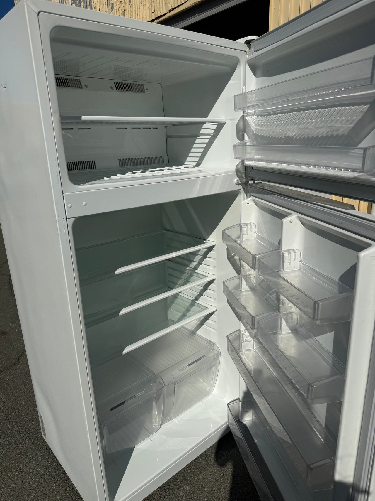 Second hand Kelvinator KTM5200WB 520-liter top-mount refrigerator