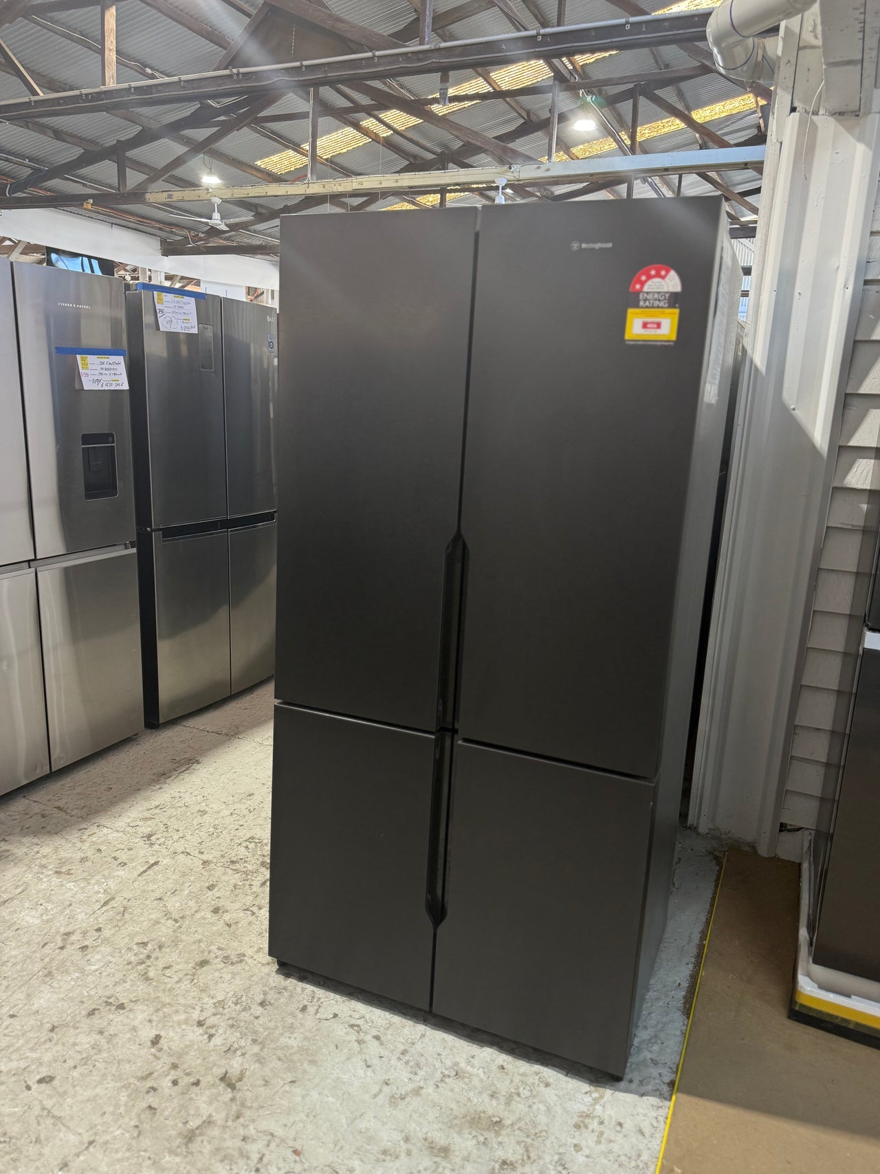 Factory second Westinghouse 564L French Quad Door Refrigerator – Matte Charcoal Black WQE5600BA