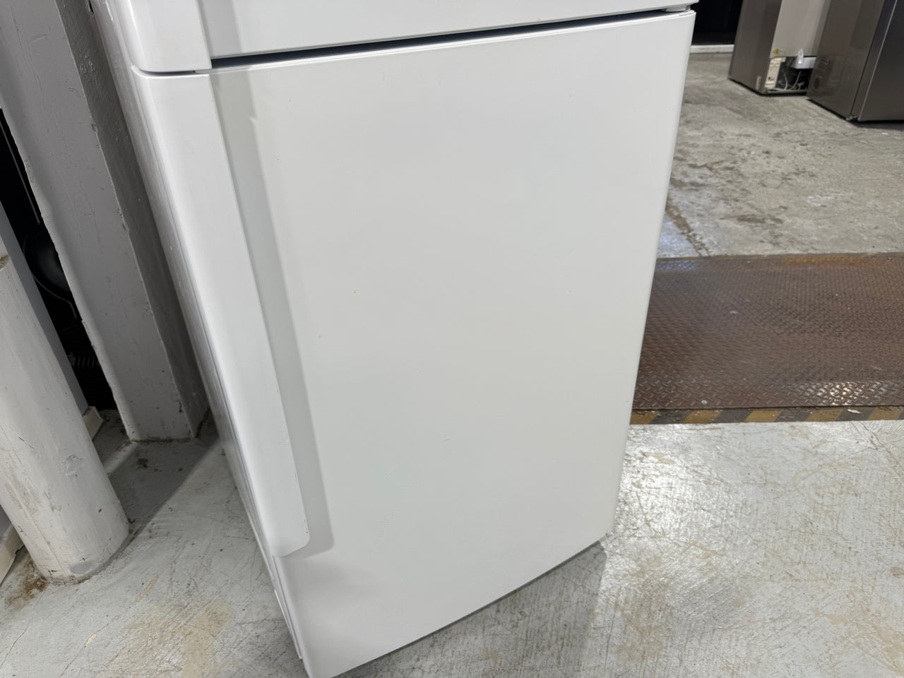 Second Hand Fisher&Paykel 331L Top Mount Refrigerator – E331TRT