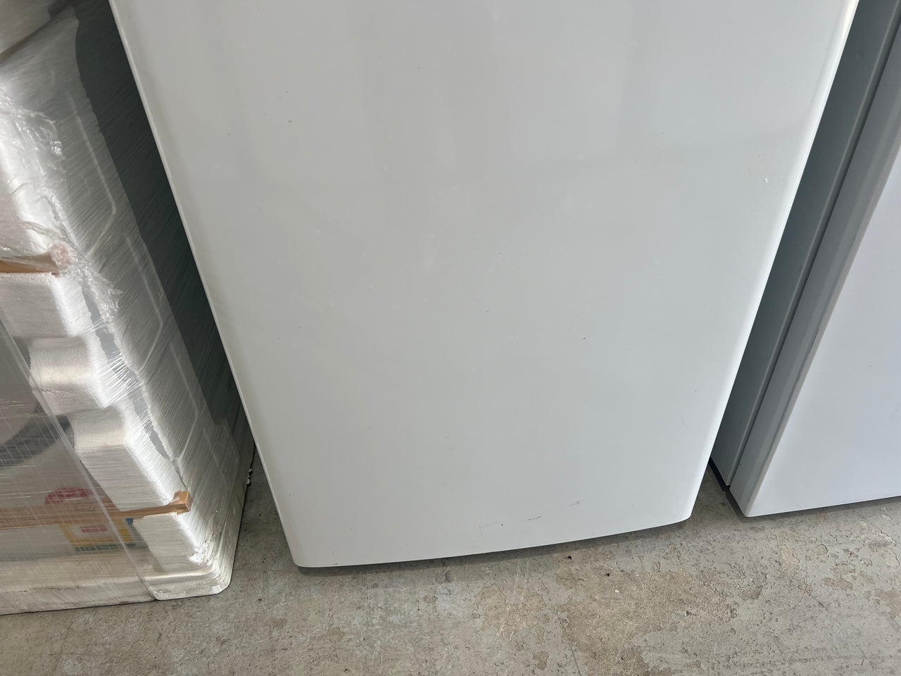 Second hand Fisher & Paykel E388LWW 389L Upright Freezer - Second Hand Appliances Geebung