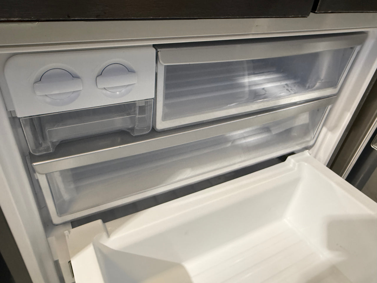 Second hand Westinghouse WHE5204BC 491L French Door Fridge