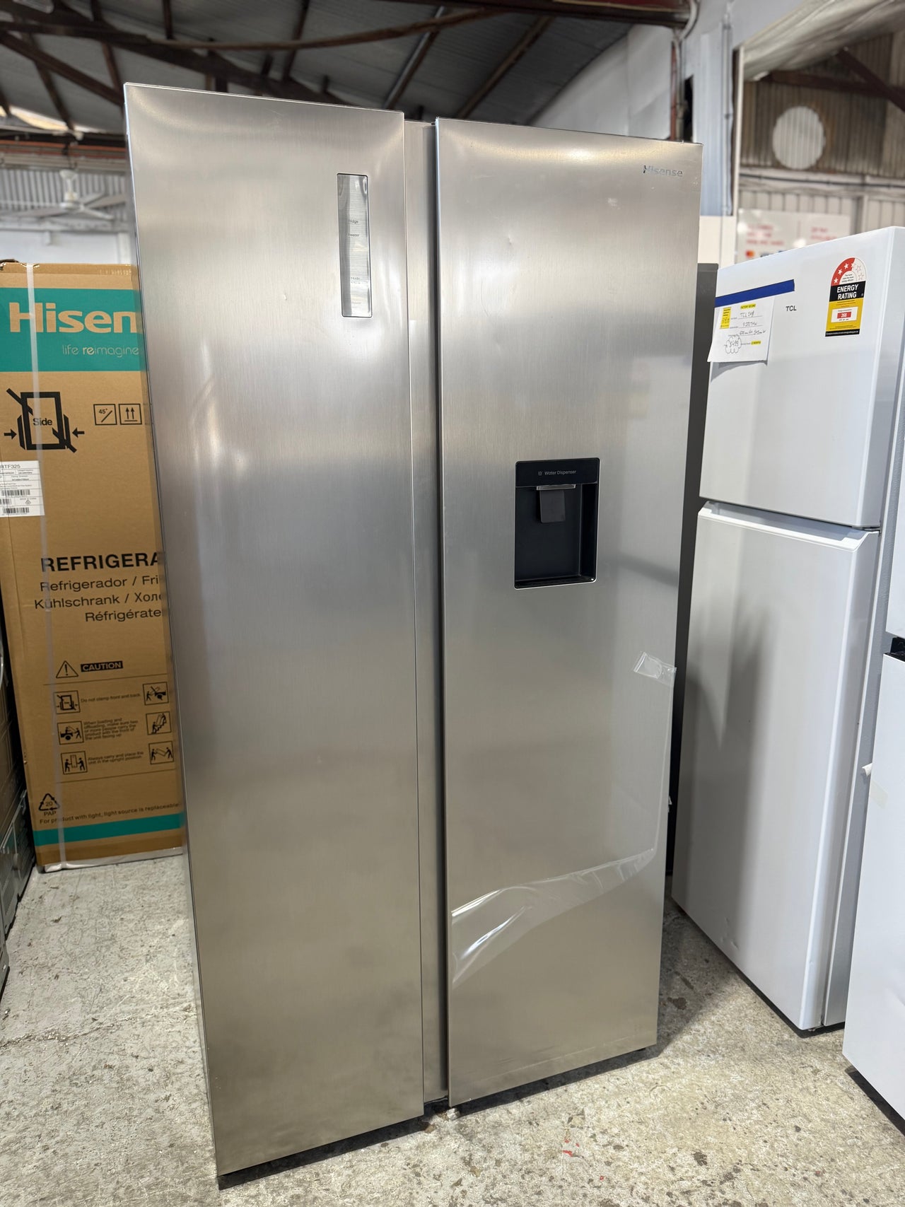Factory second Hisense HRSBS540SW 541 L PureFlat Side-by-Side Refrigerator – Silver / Stainless Steel