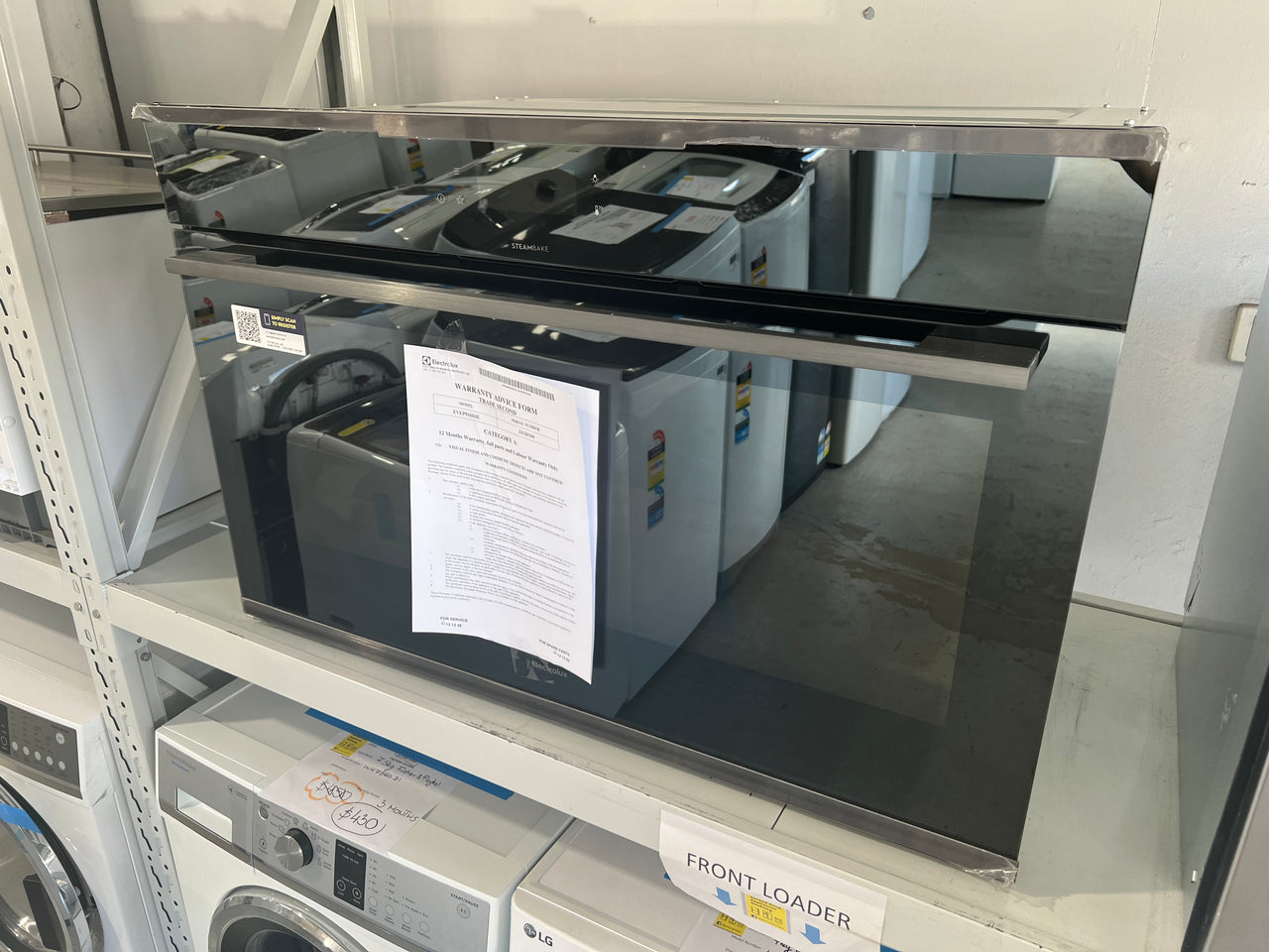 Factory second ELECTROLUX 90CM PYROLYTIC BUILT-IN STEAM OVEN EVEP916DSE - Second Hand Appliances Geebung