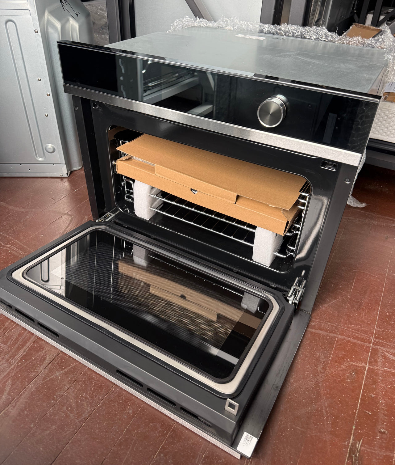 Factory second Fisher & Paykel 60cm Series 9 Compact Combi-Microwave Oven – OM60NDTDX1