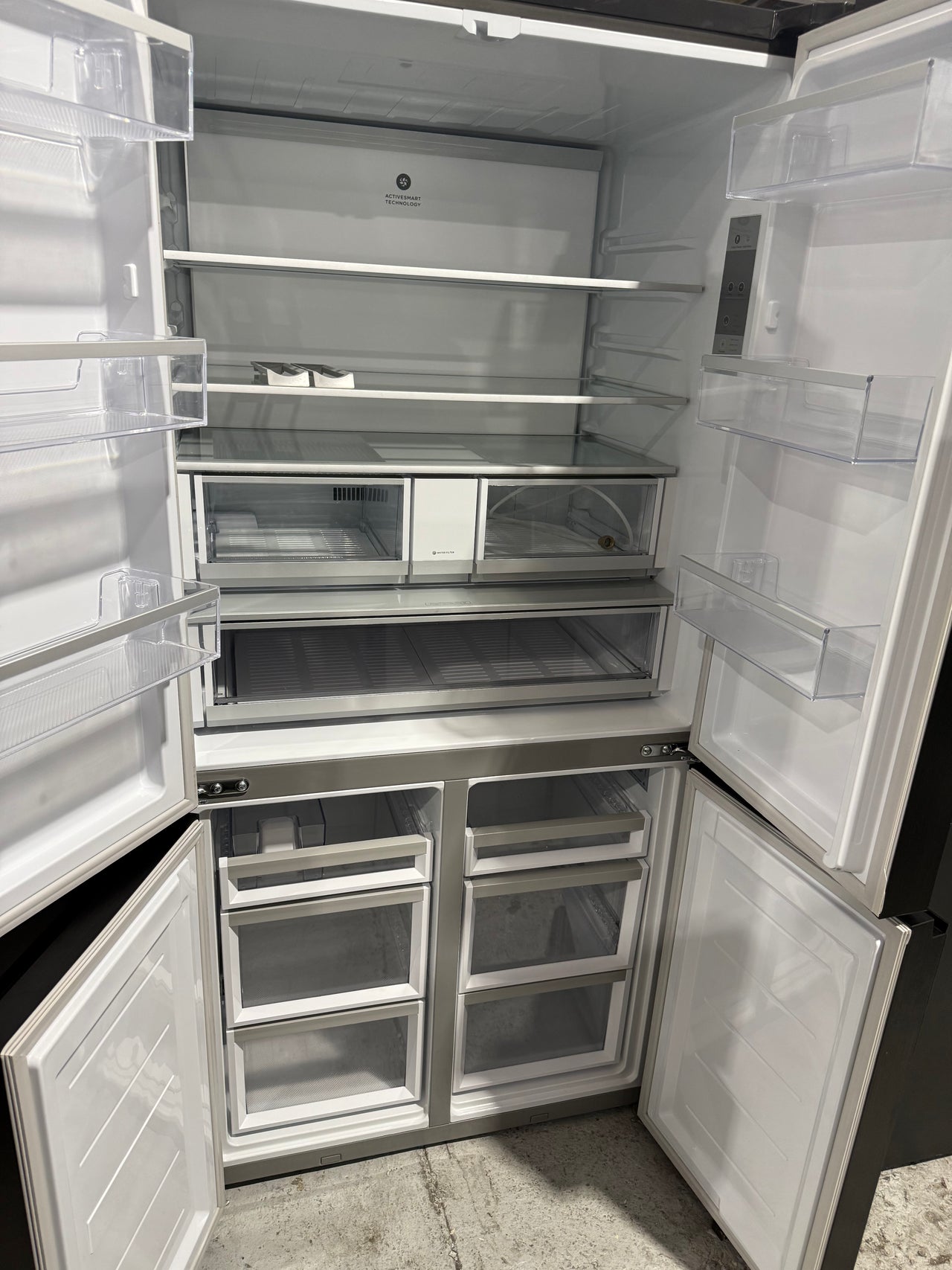 Factory second Fisher&Paykel RF730QZUVB1 690L Quad Door Fridge Freezer – Matte Black