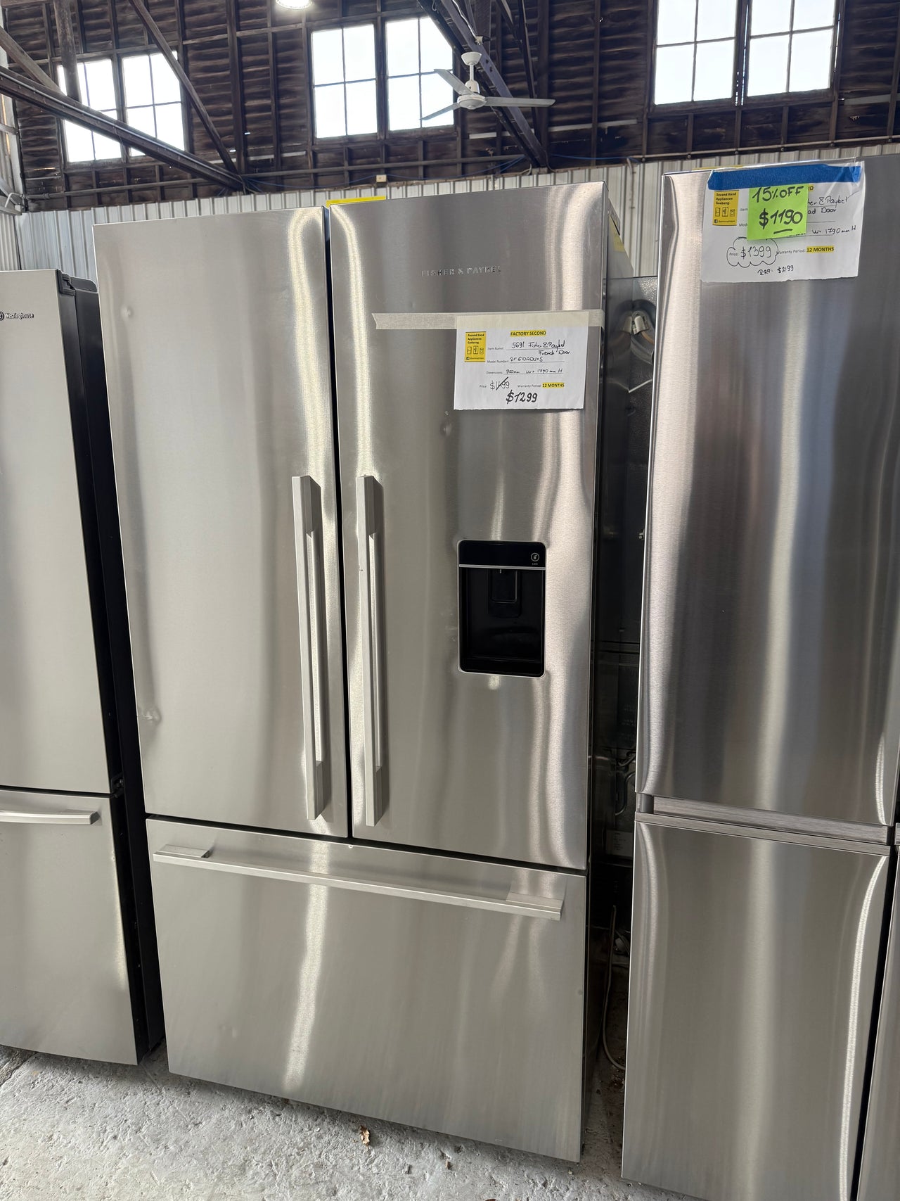Factory second Fisher & Paykel 569L ActiveSmart French Door Fridge Ice and Water Model: RF610ADUX5