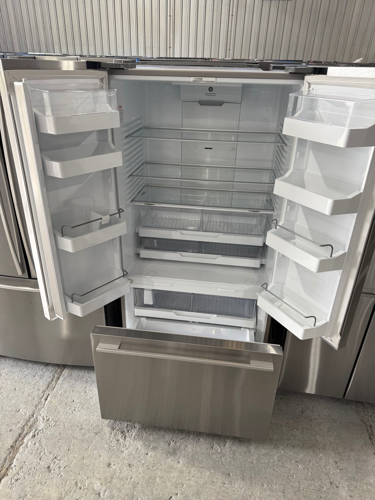 Factory second Fisher & Paykel 569L ActiveSmart French Door Fridge Ice and Water Model: RF610ADUX5
