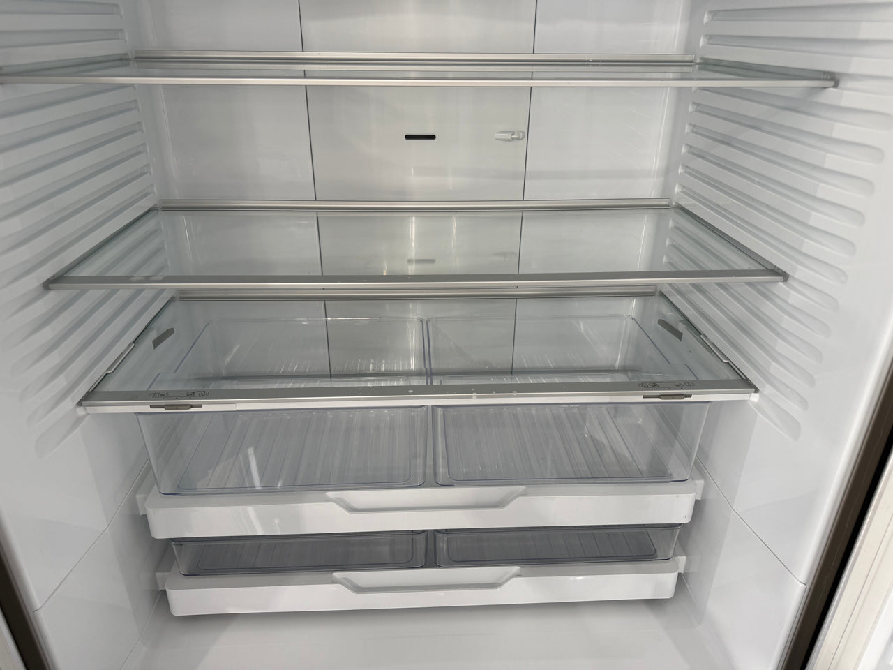 Factory second Fisher & Paykel 569L ActiveSmart French Door Fridge Ice and Water Model: RF610ADUX5