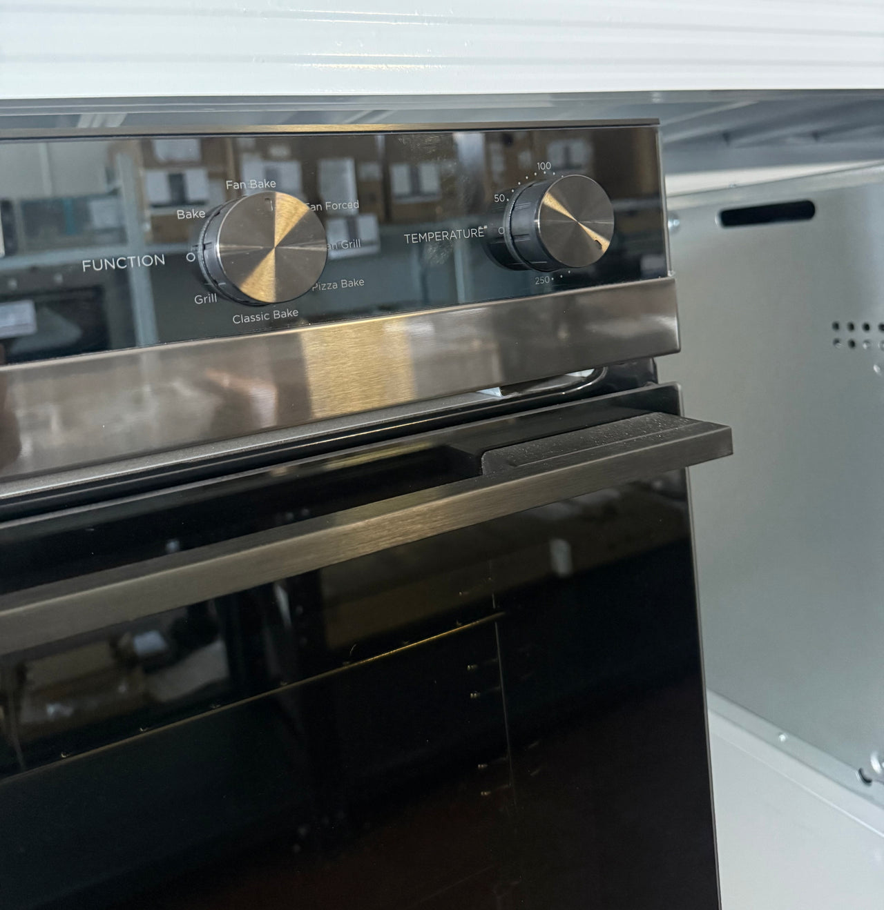 Factory second Fisher & Paykel 60cm Series 5 85L Built-In Oven – OB60SC7CEB1
