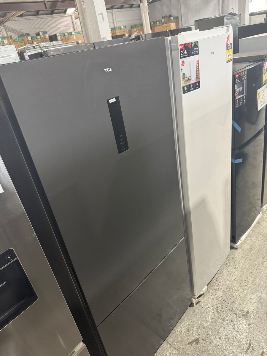 Factory second TCL 416 L Bottom-Mount Fridge – Model P445BFG - Second Hand Appliances Geebung