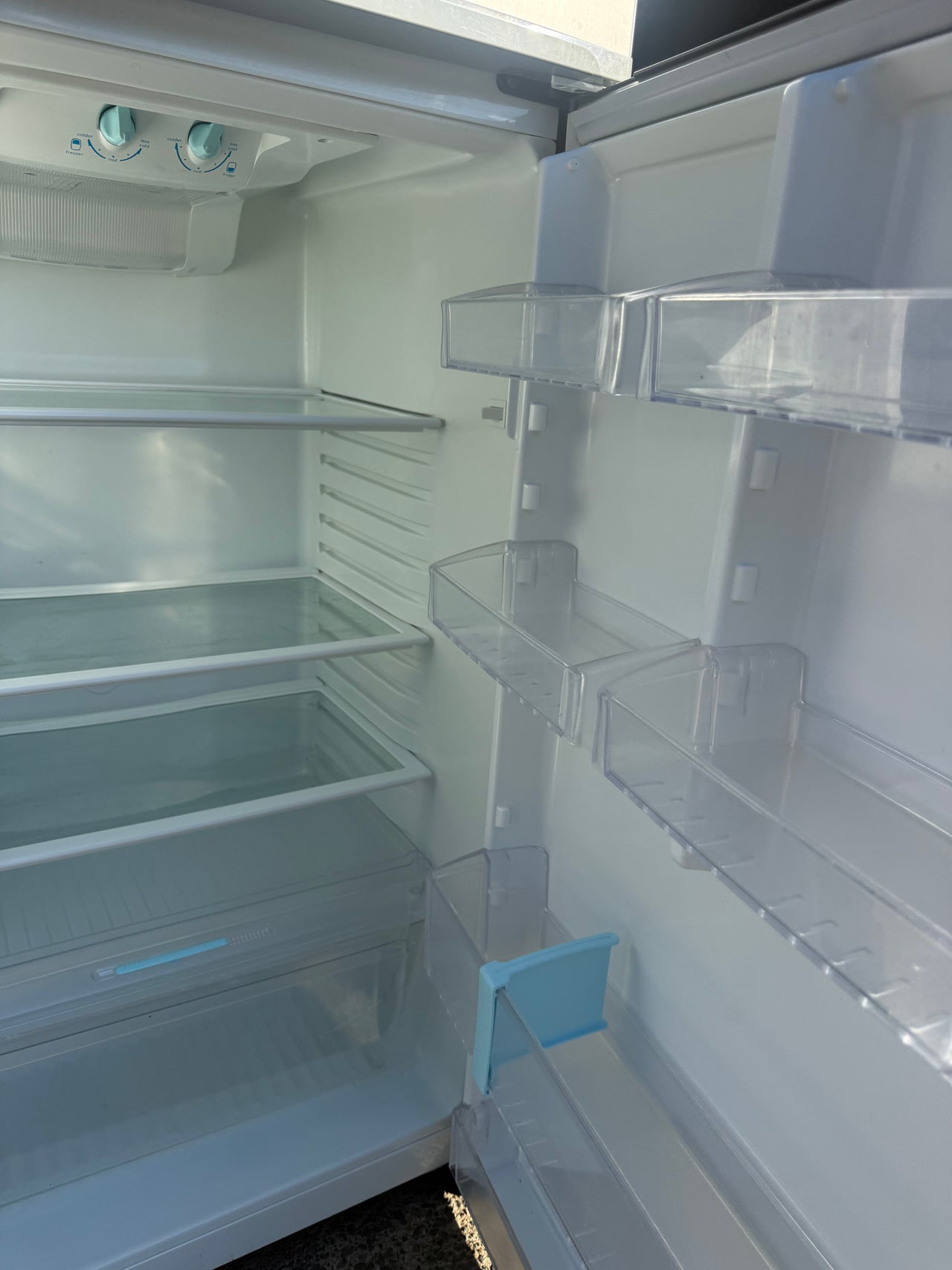 Second hand Simpson 390L Top Mount Fridge – STM3900MA