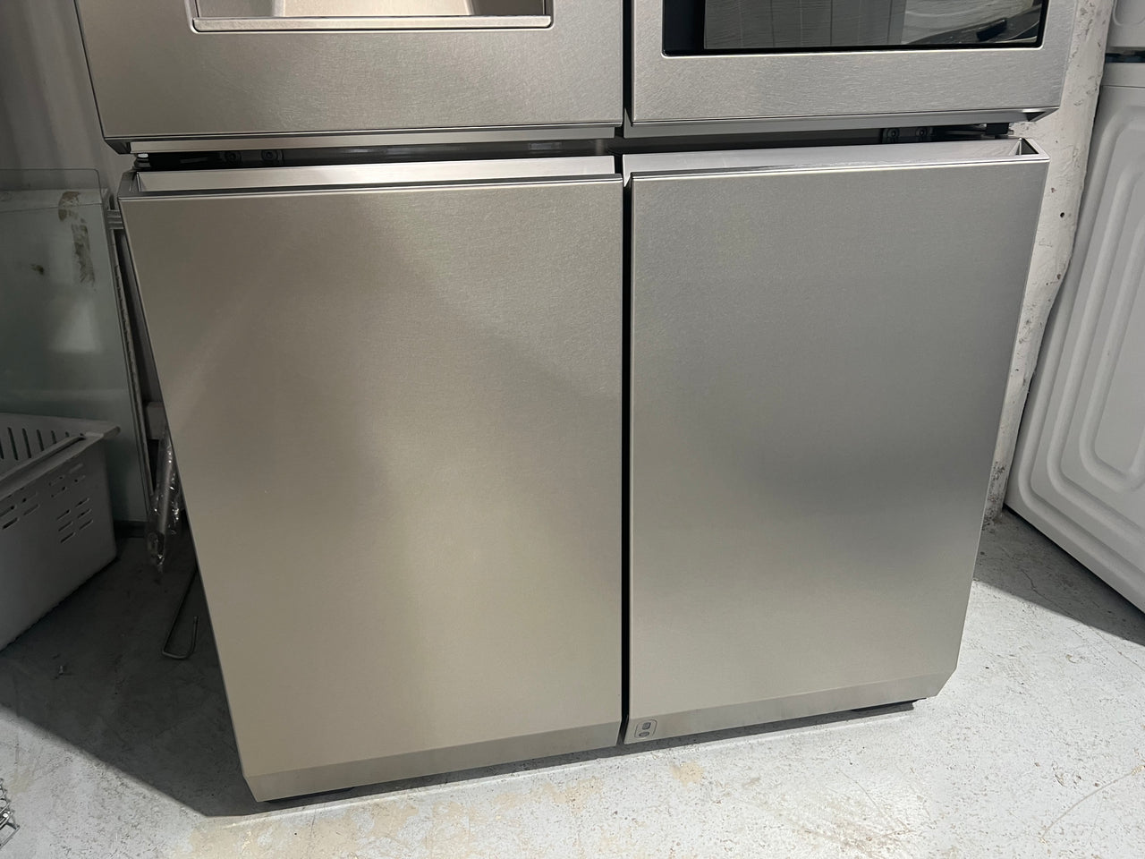 Transportation damaged LG Signature 700L French Door Fridge With InstaView Door-in-Door SG-5I700TSL - Second Hand Appliances Geebung