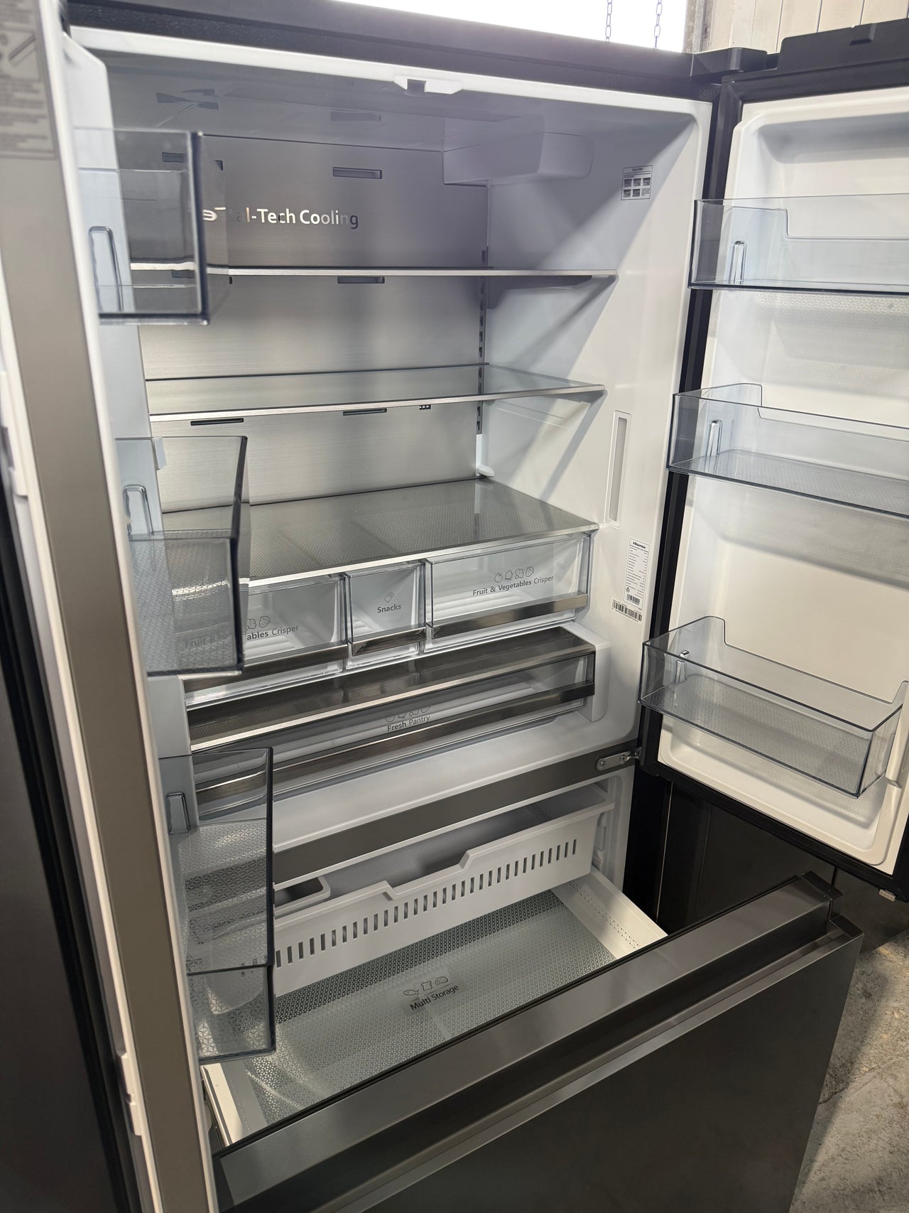 Factory second Hisense 634L French Door Refrigerator  Model: HRFD634BW - Second Hand Appliances Geebung