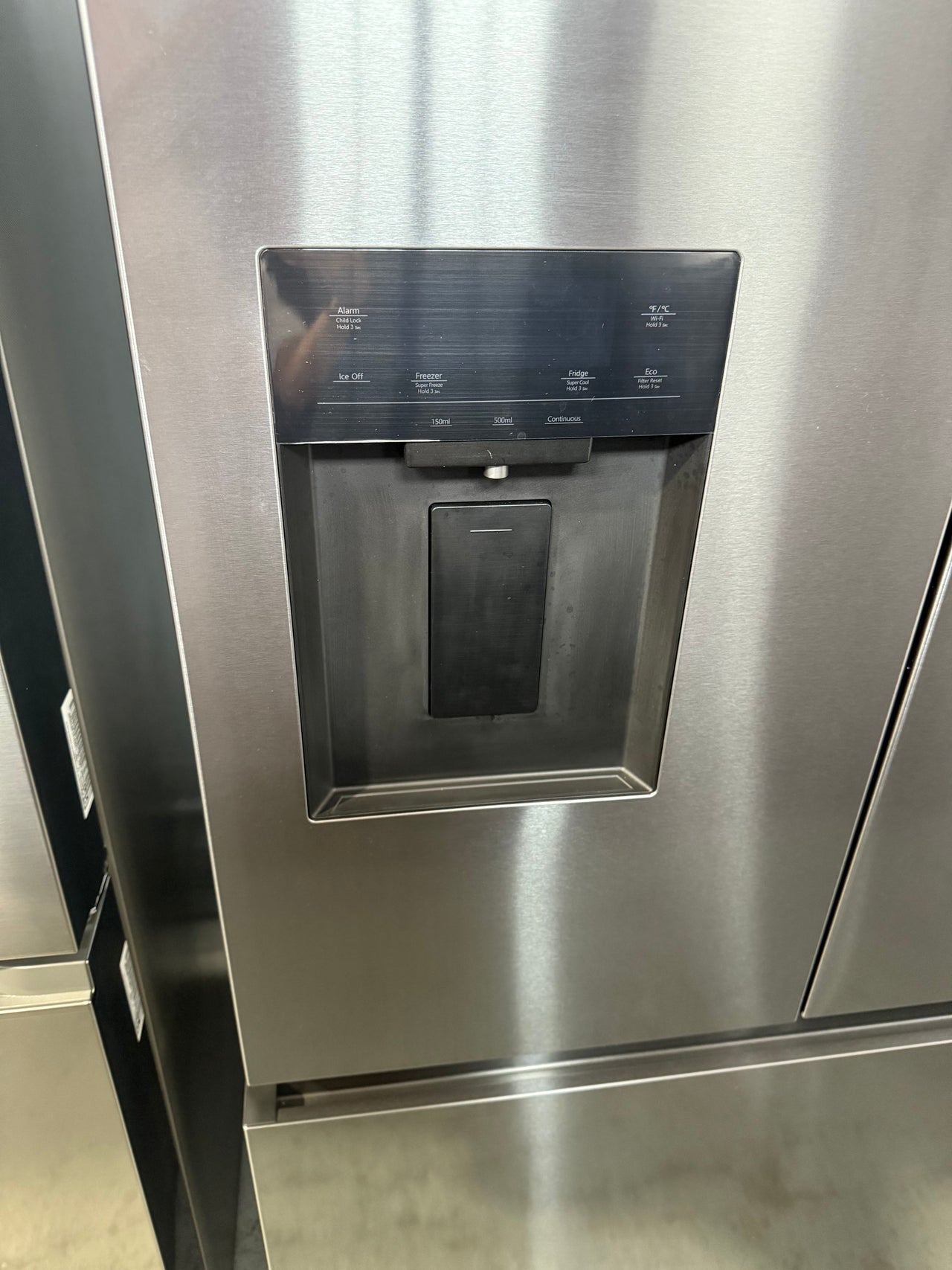 Factory second Hisense 634L French Door Refrigerator  Model: HRFD634BW - Second Hand Appliances Geebung