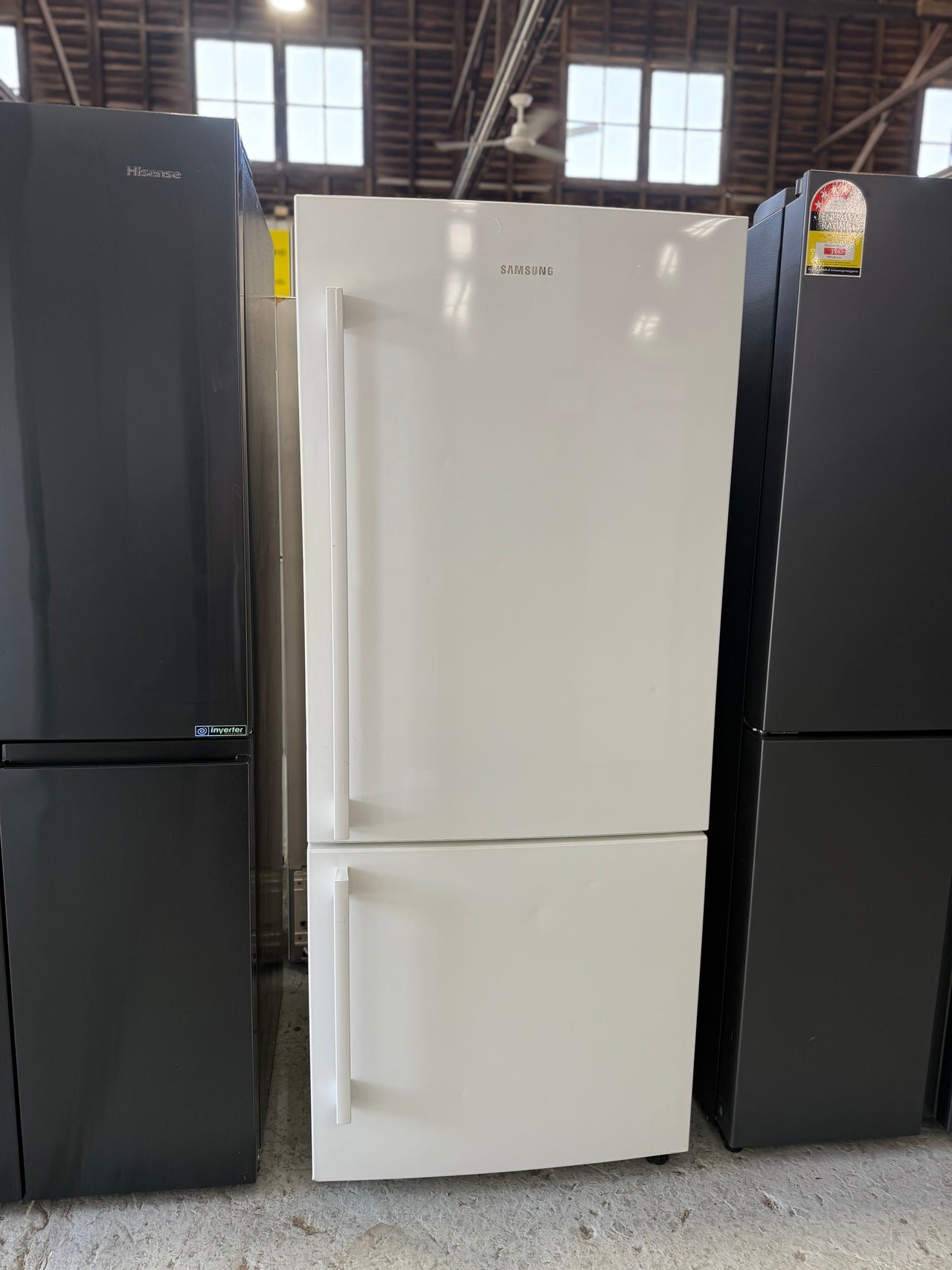 Second hand Samsung SRL457MW 458-liter bottom mount refrigerator