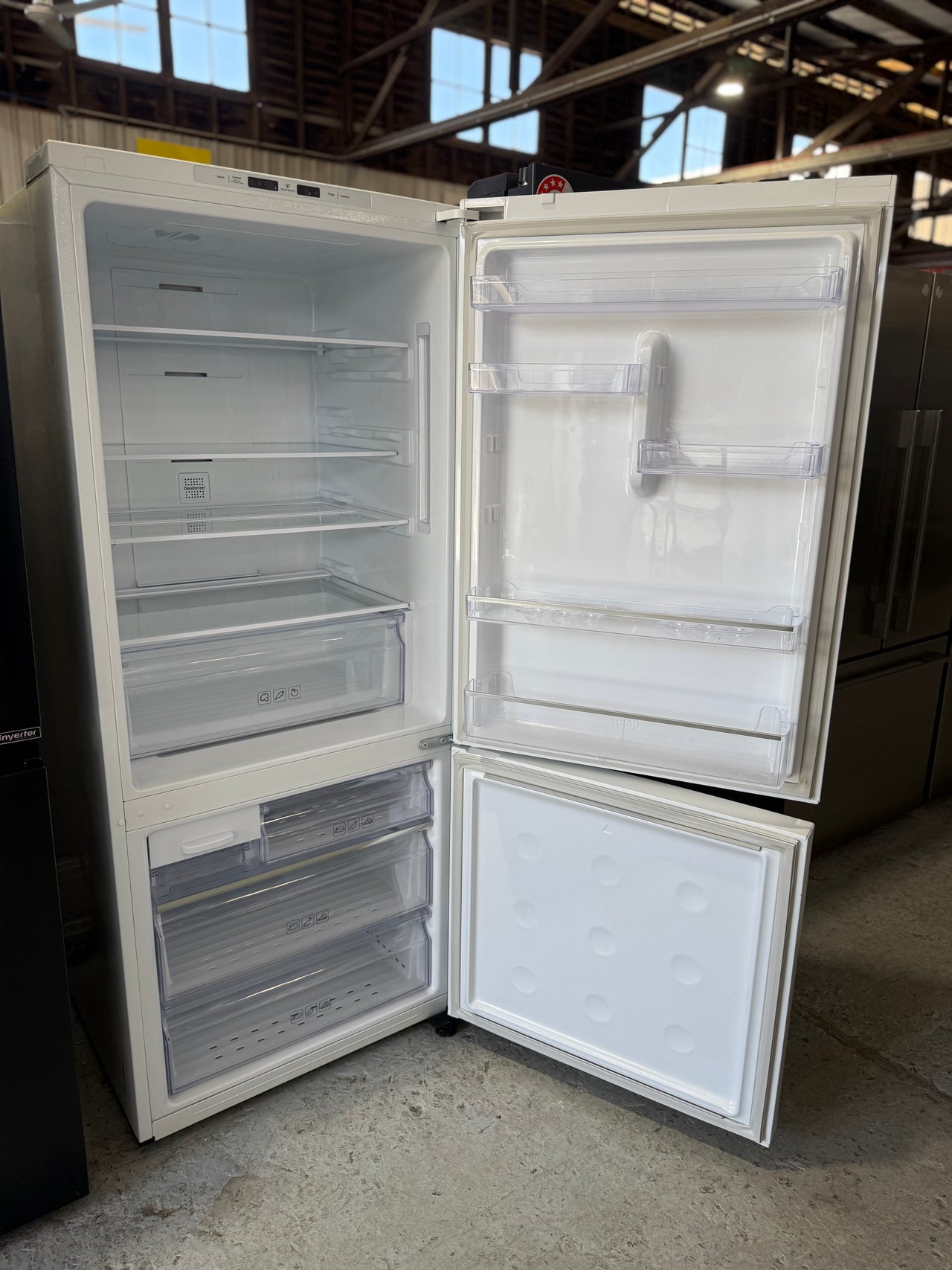 Second hand Samsung SRL457MW 458-liter bottom mount refrigerator