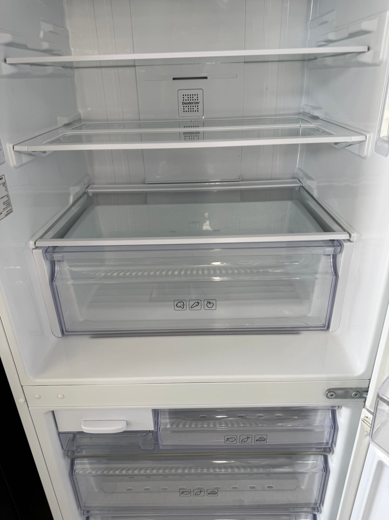 Second hand Samsung SRL457MW 458-liter bottom mount refrigerator