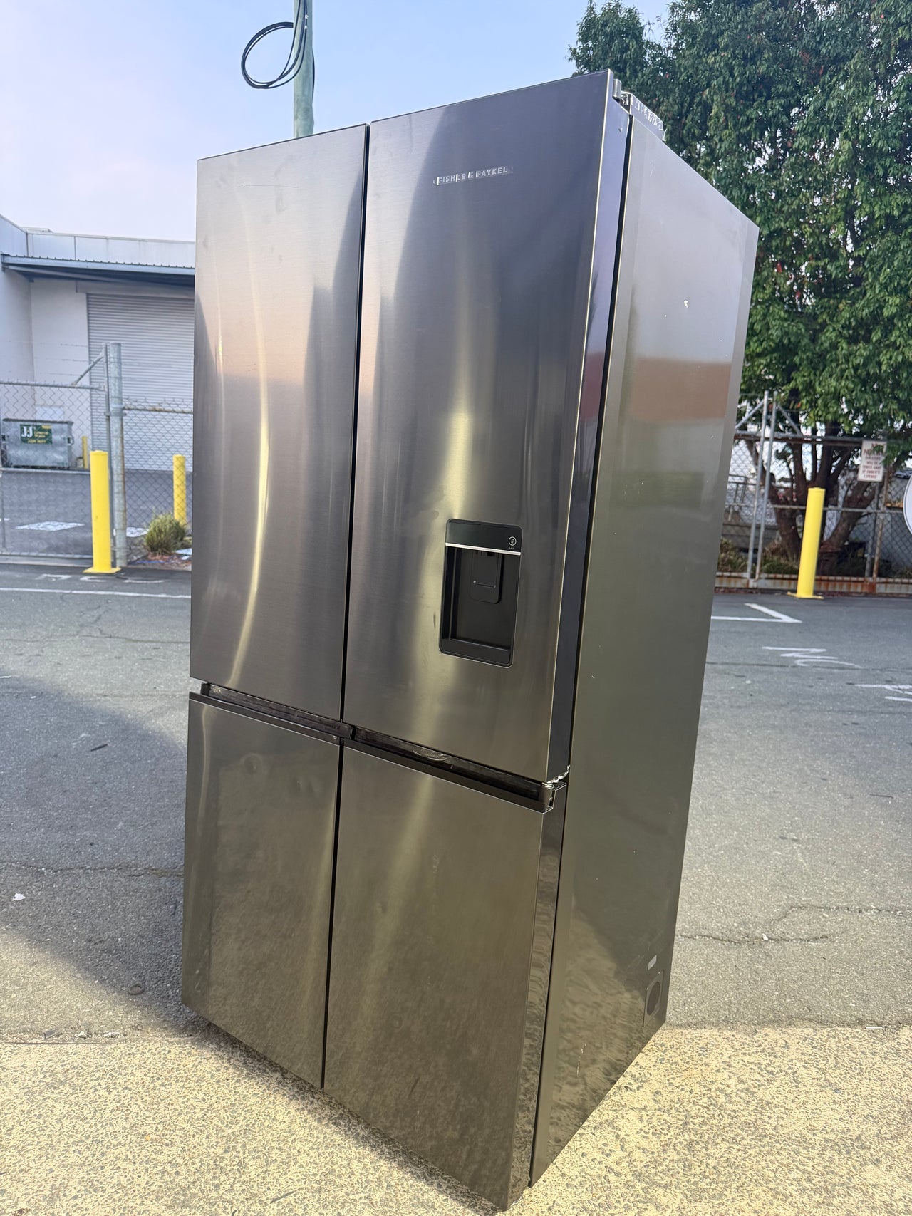 Factory second Fisher & Paykel RF730QNUVB1 690 L Quad Door Refrigerator – Black Stainless Steel with Ice & Water