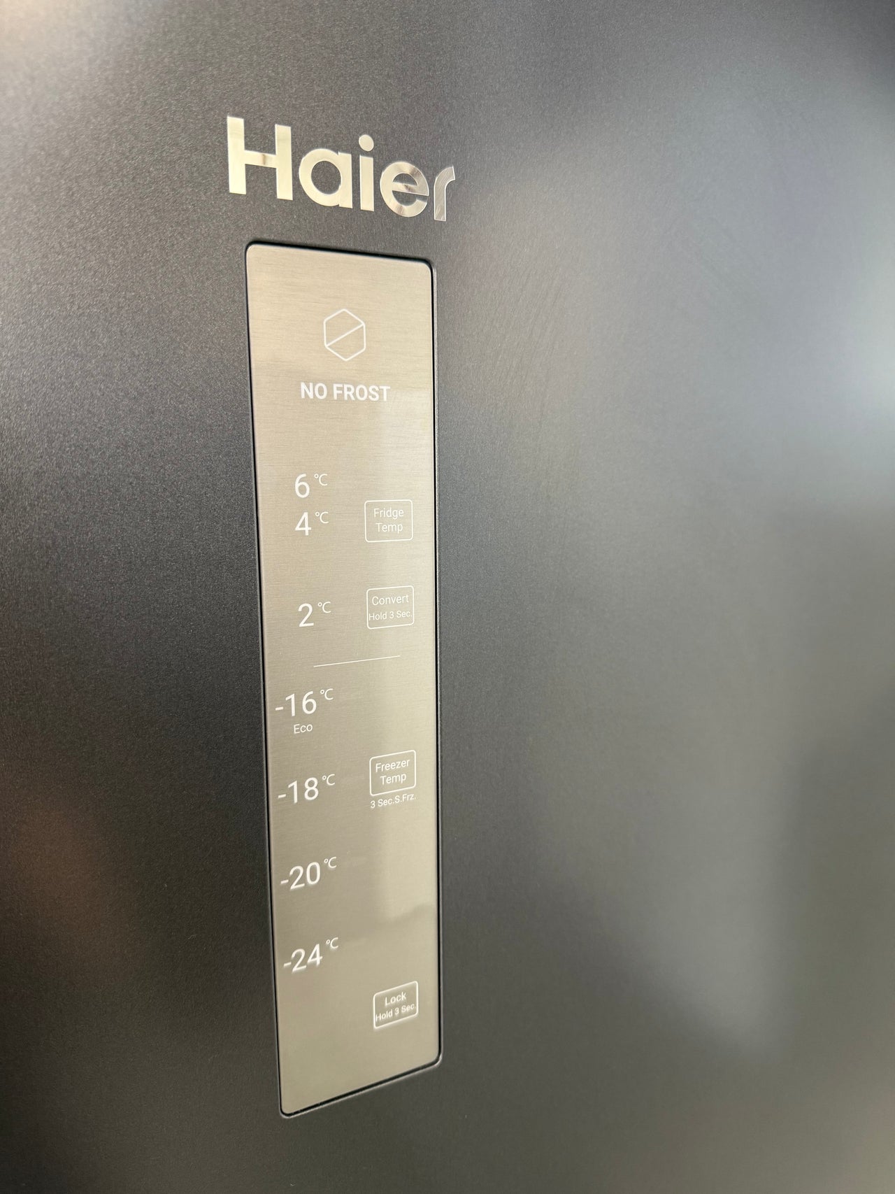 Factory second Haier HVF325DC is a versatile 285-liter vertical freezer