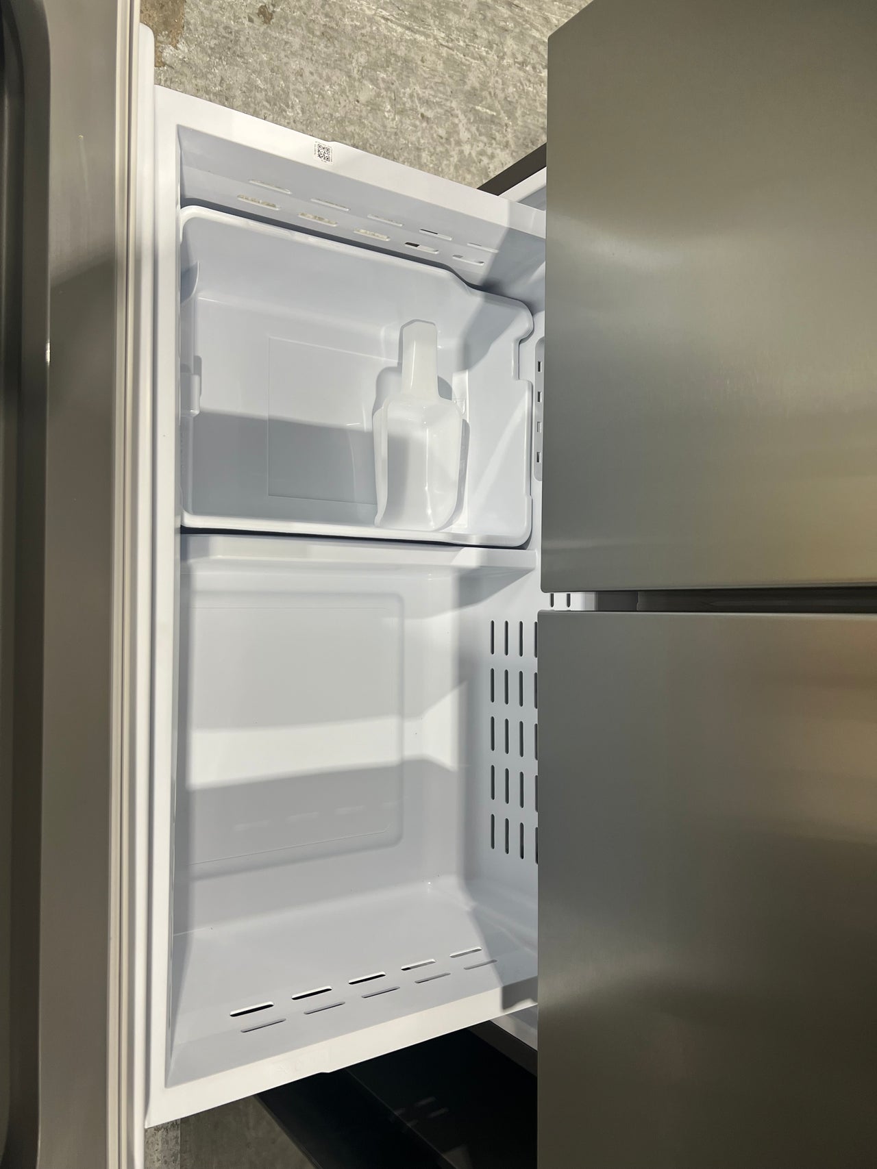 Transportation damaged Samsung 495L French Door Refrigerator  Model: SRF5300SD - Second Hand Appliances Geebung