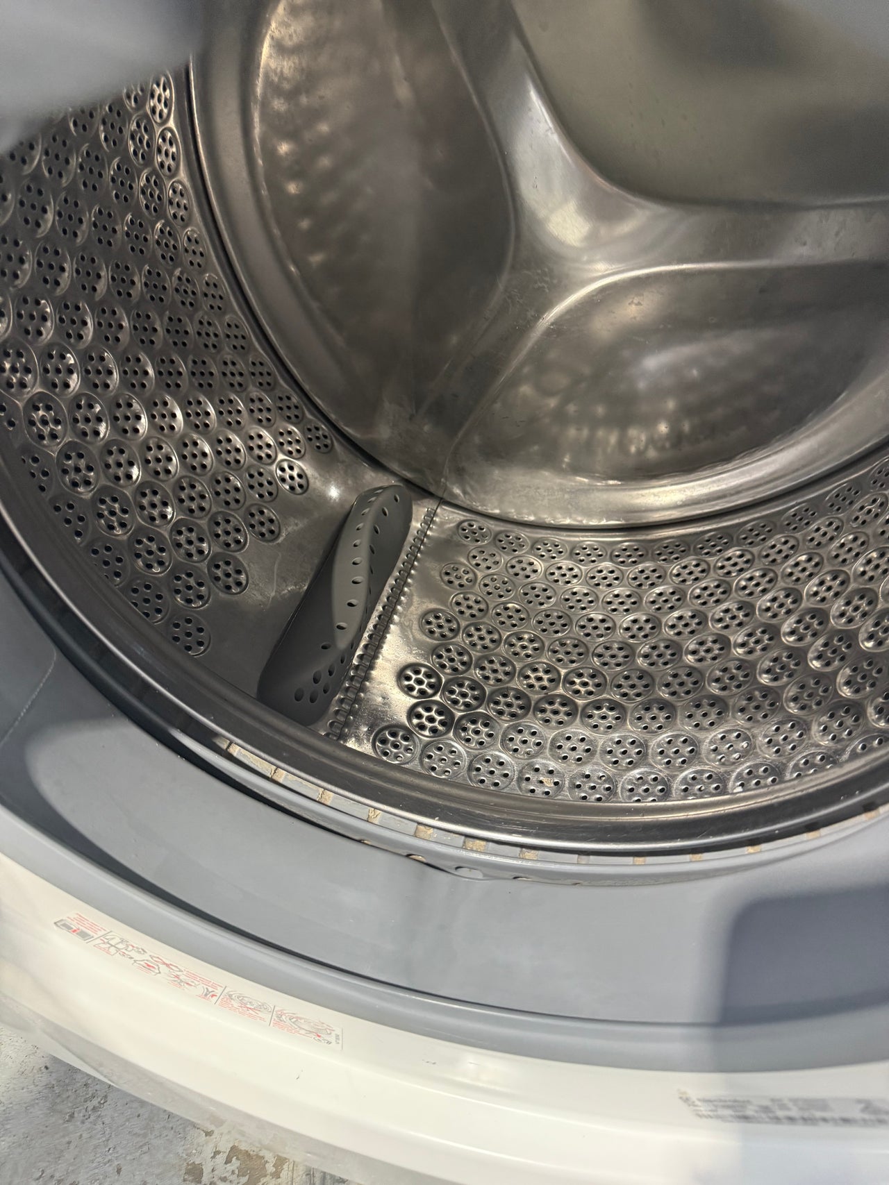 Second hand Electrolux 7.5 Kg Front Load Washing Machine EWF7524CDWA