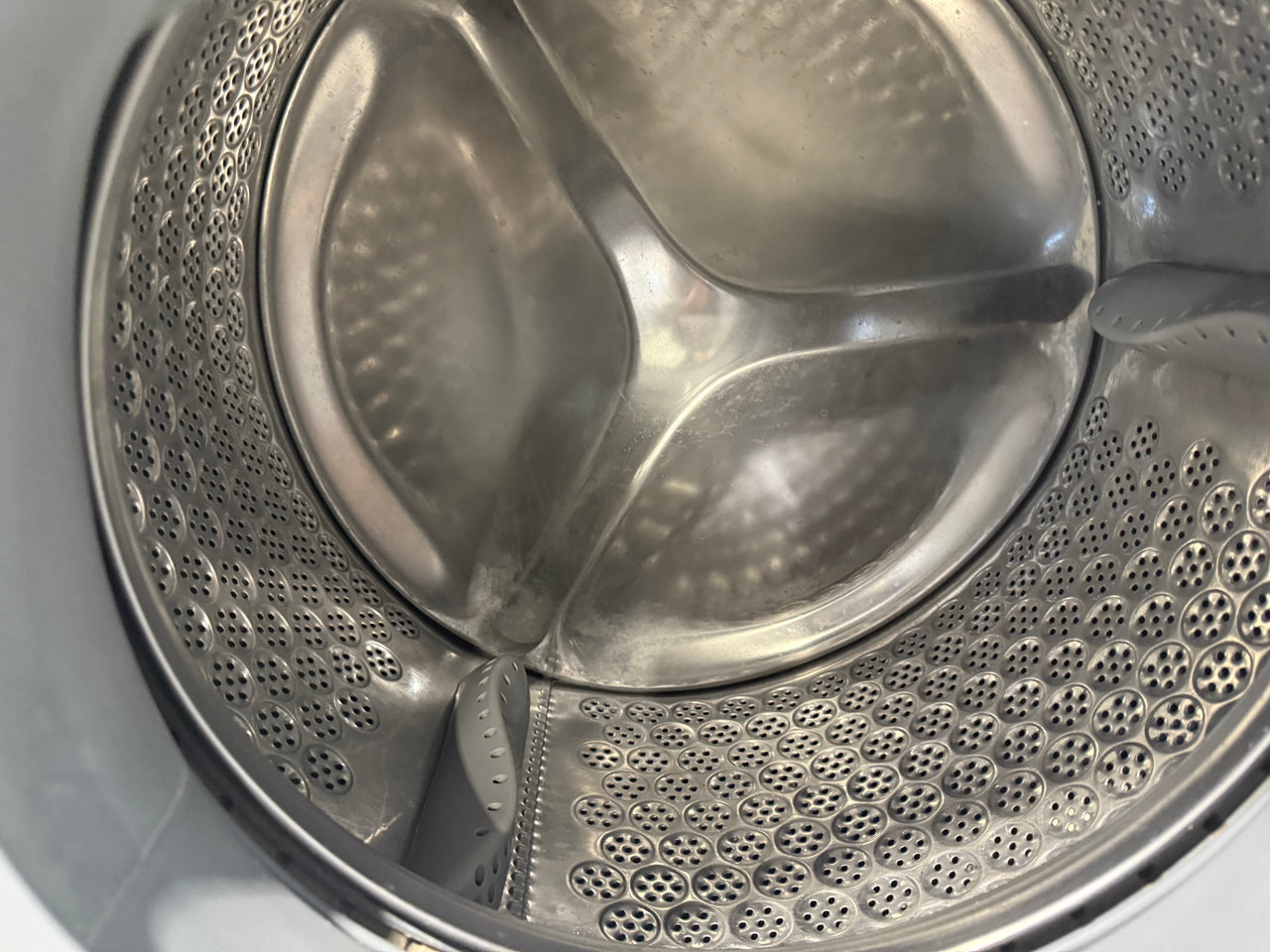 Second hand Electrolux 7.5 Kg Front Load Washing Machine EWF7524CDWA
