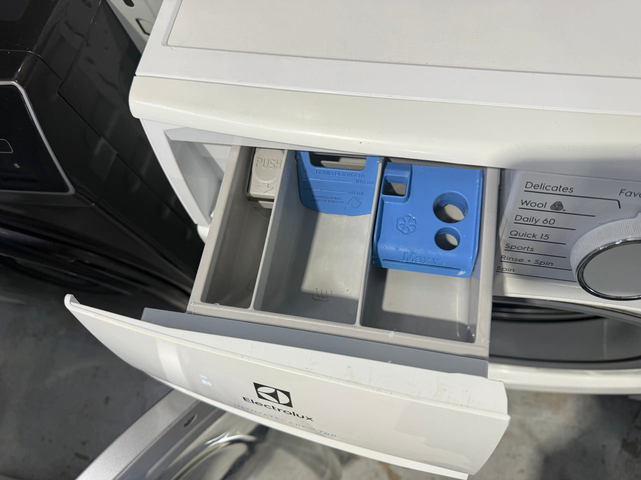 Second hand Electrolux 7.5 Kg Front Load Washing Machine EWF7524CDWA