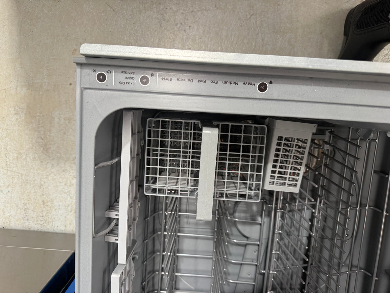 Factory second Fisher & Paykel DD60DI9 integrated Double DishDrawer™ dishwasher