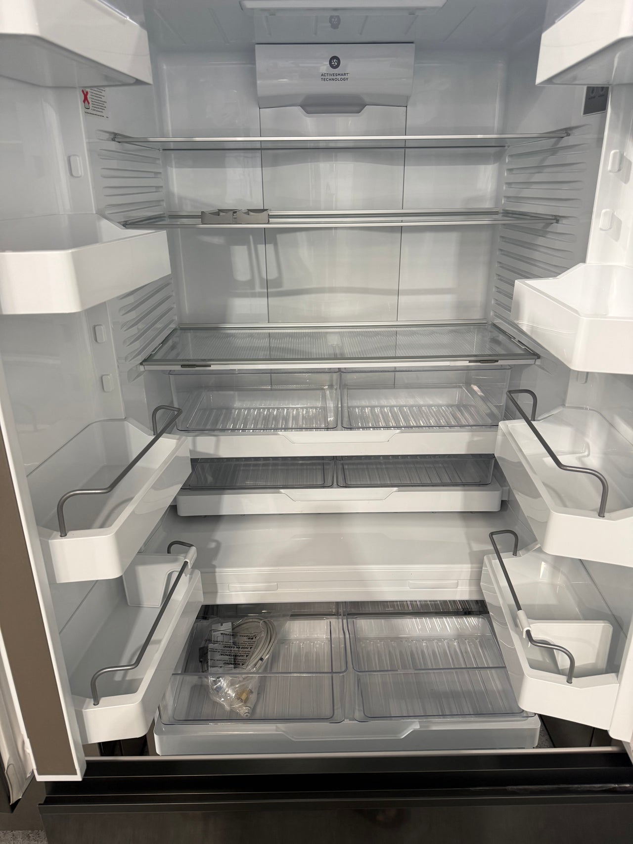 Factory second Fisher &amp; Paykel 569L French Door Refrigerator RF610ANUB5