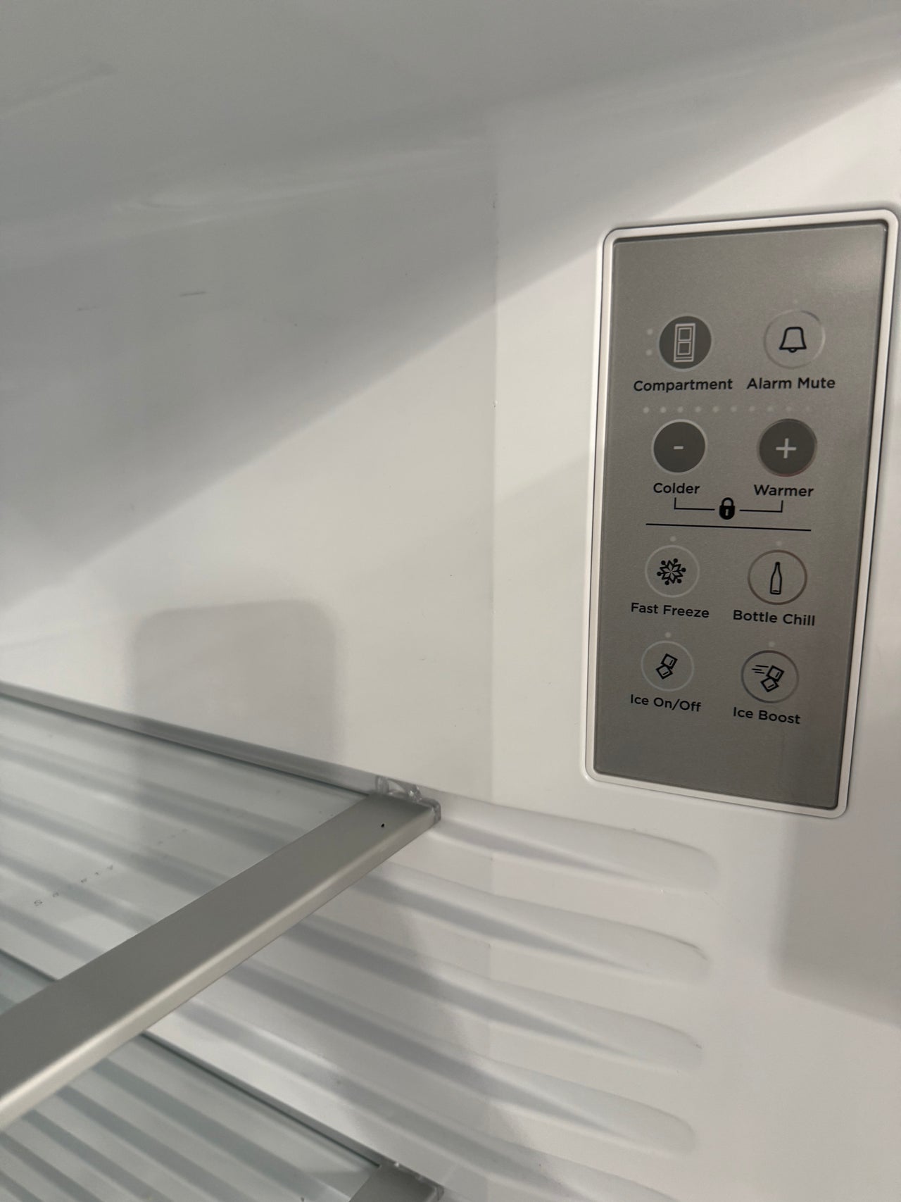 Factory second Fisher &amp; Paykel 569L French Door Refrigerator RF610ANUB5