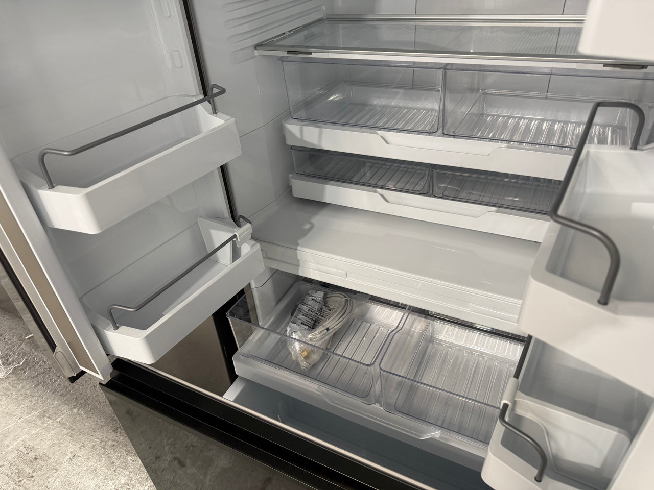 Factory second Fisher &amp; Paykel 569L French Door Refrigerator RF610ANUB5
