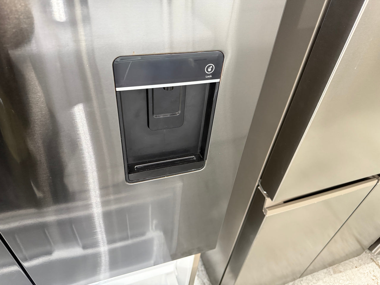 Factory second Fisher &amp; Paykel 569L French Door Refrigerator RF610ANUB5