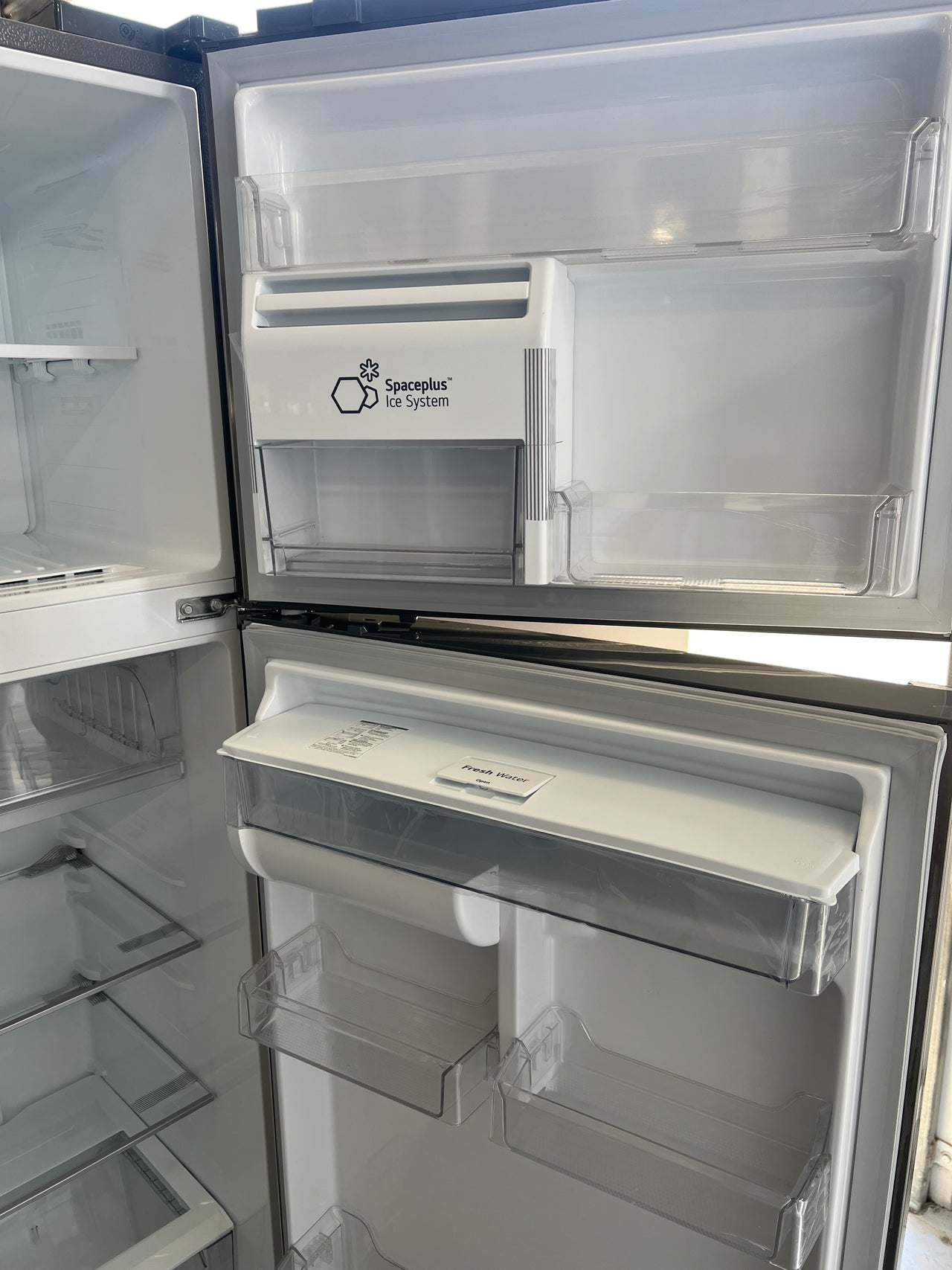 Factory second LG 471L Top Mount Fridge with Automatic Ice Maker Model: GT-L471PDC - Second Hand Appliances Geebung