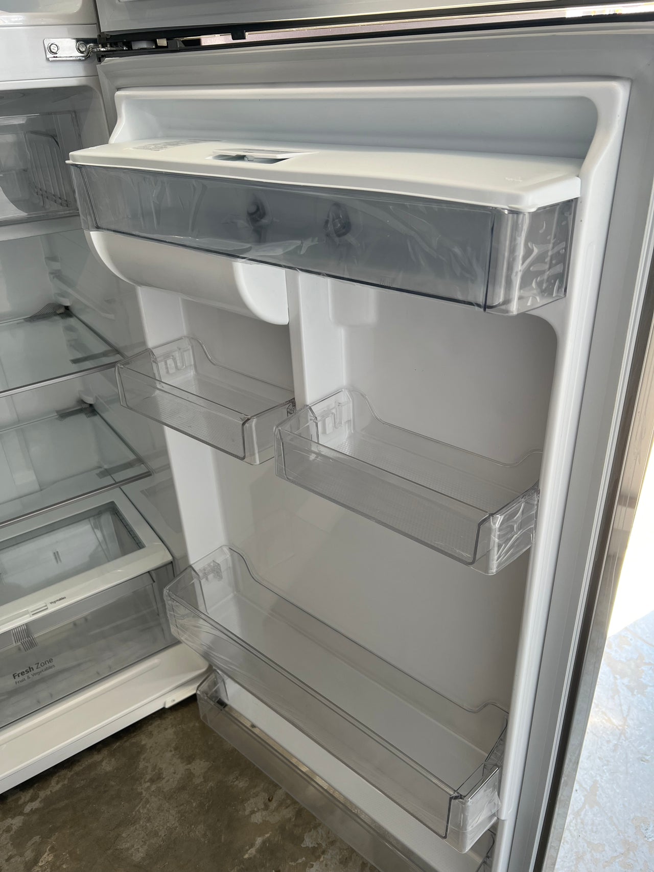 Factory second LG 471L Top Mount Fridge with Automatic Ice Maker Model: GT-L471PDC - Second Hand Appliances Geebung